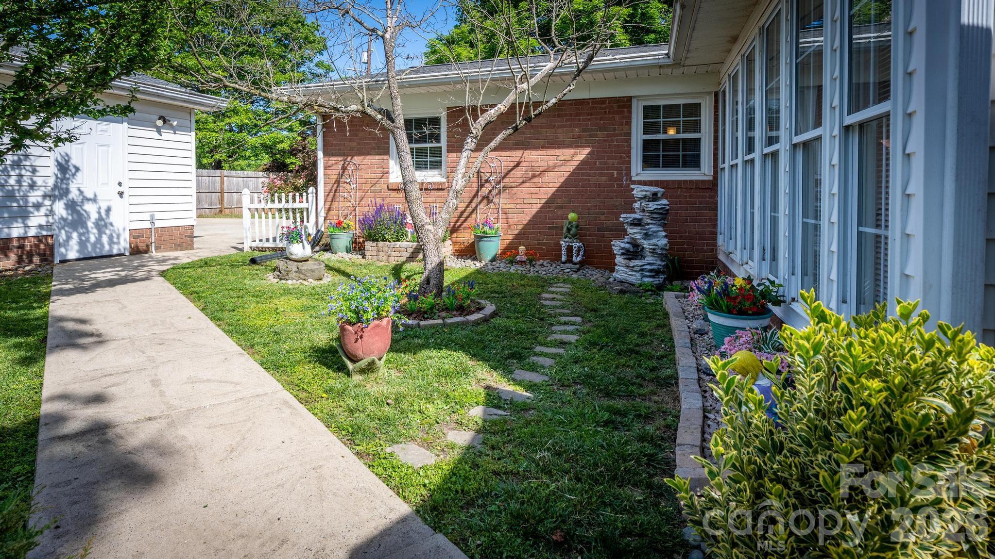 112 Persimmon Circle — Statesville