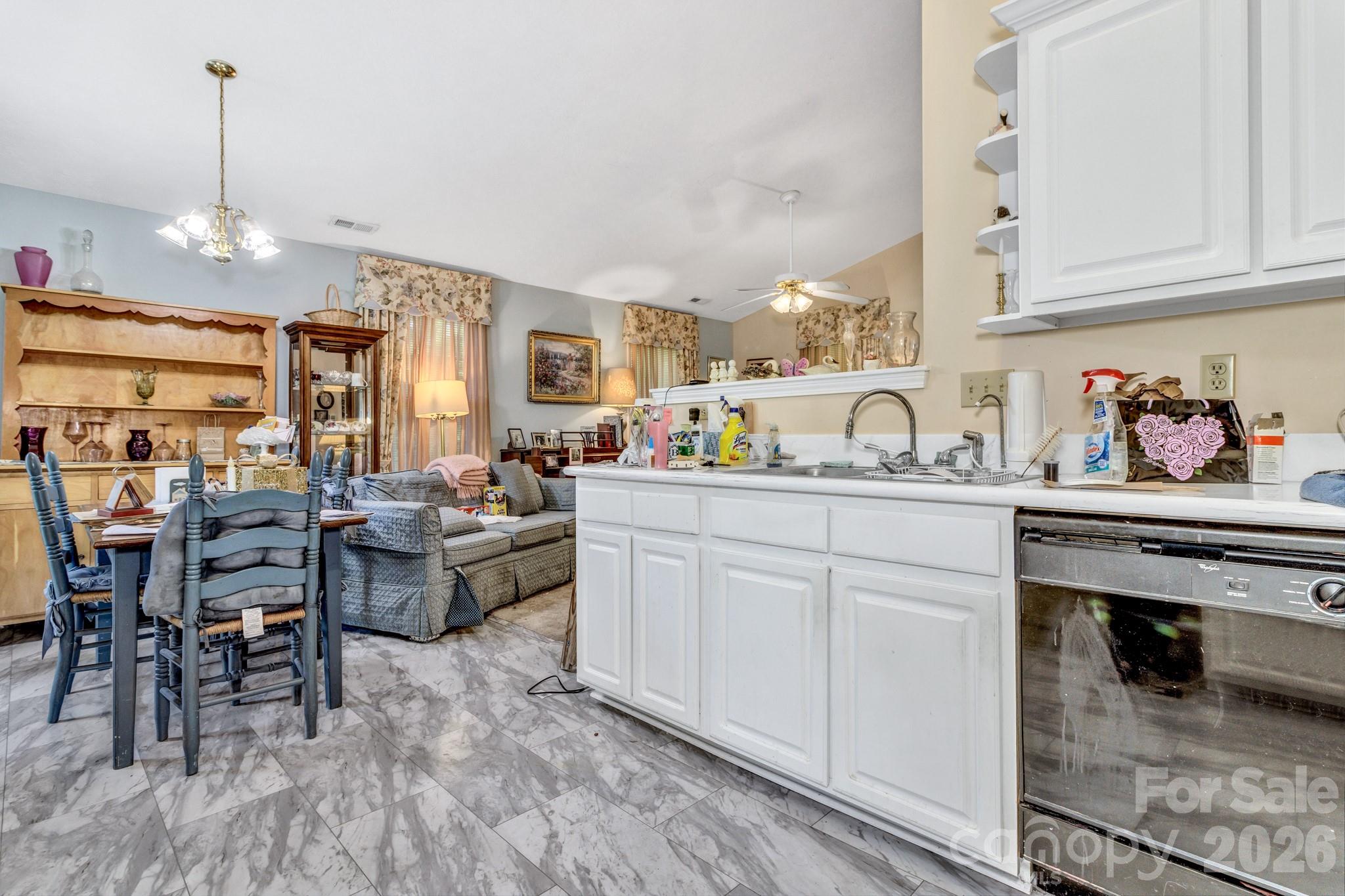 105 Amelia Drive — Hendersonville