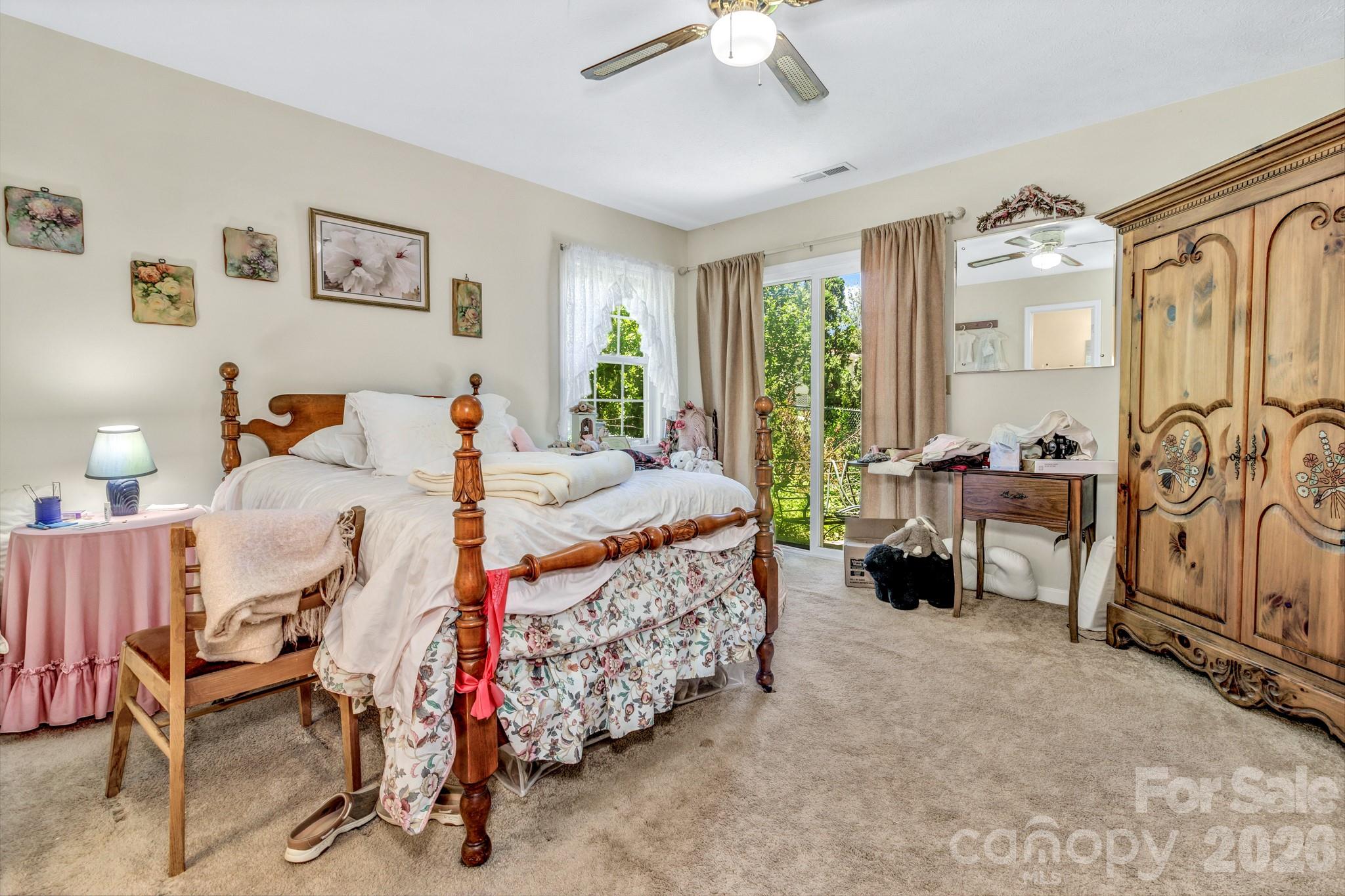 105 Amelia Drive — Hendersonville