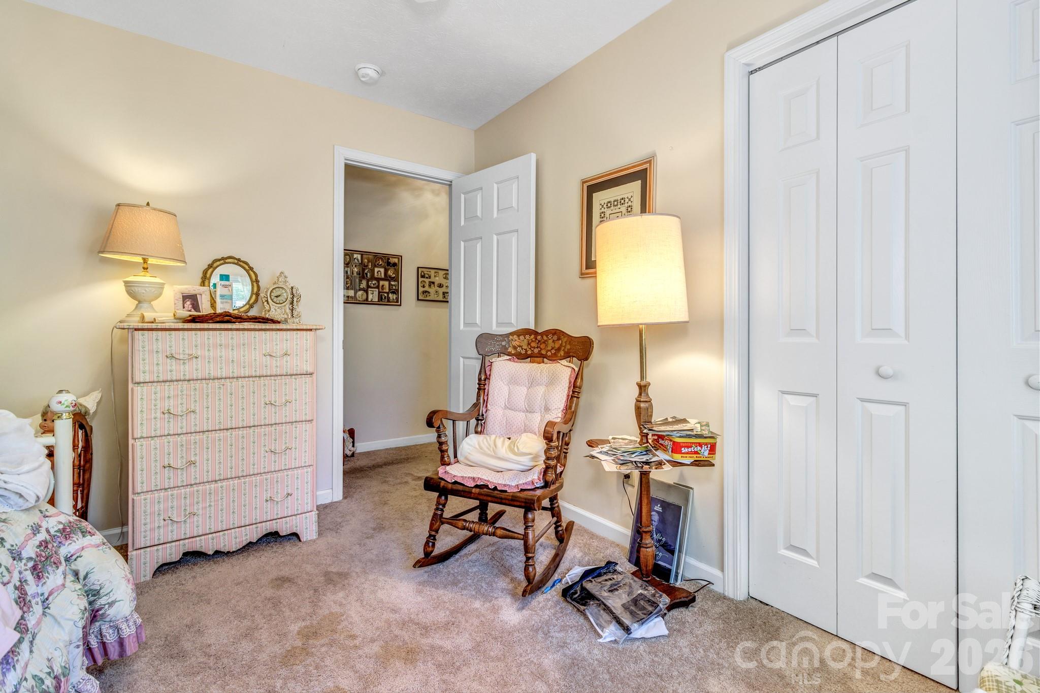 105 Amelia Drive — Hendersonville