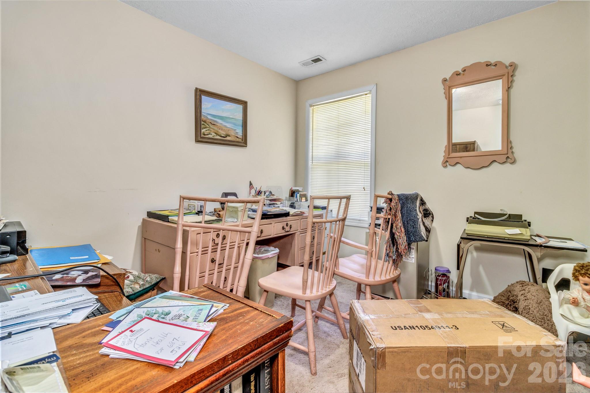 105 Amelia Drive — Hendersonville