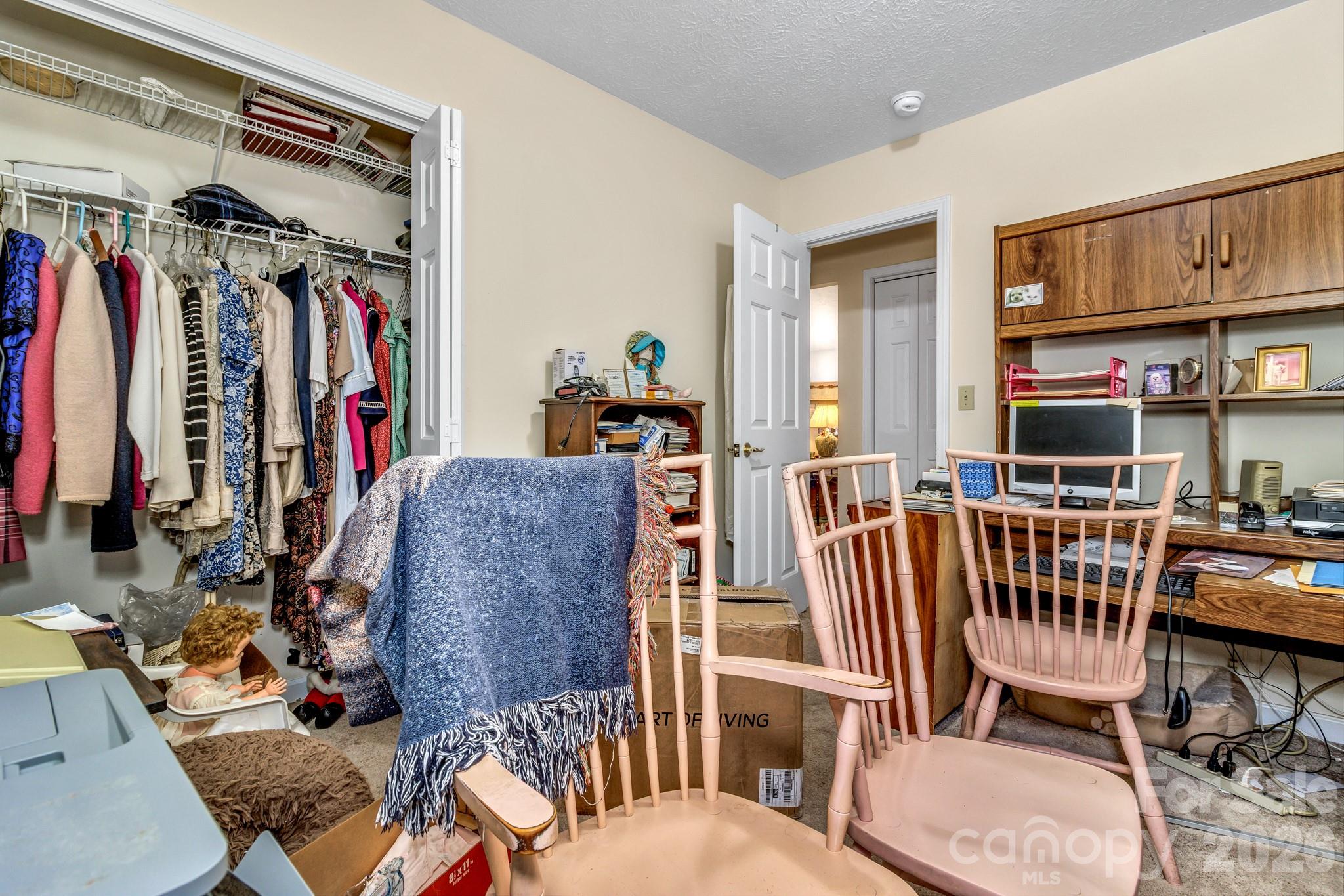105 Amelia Drive — Hendersonville