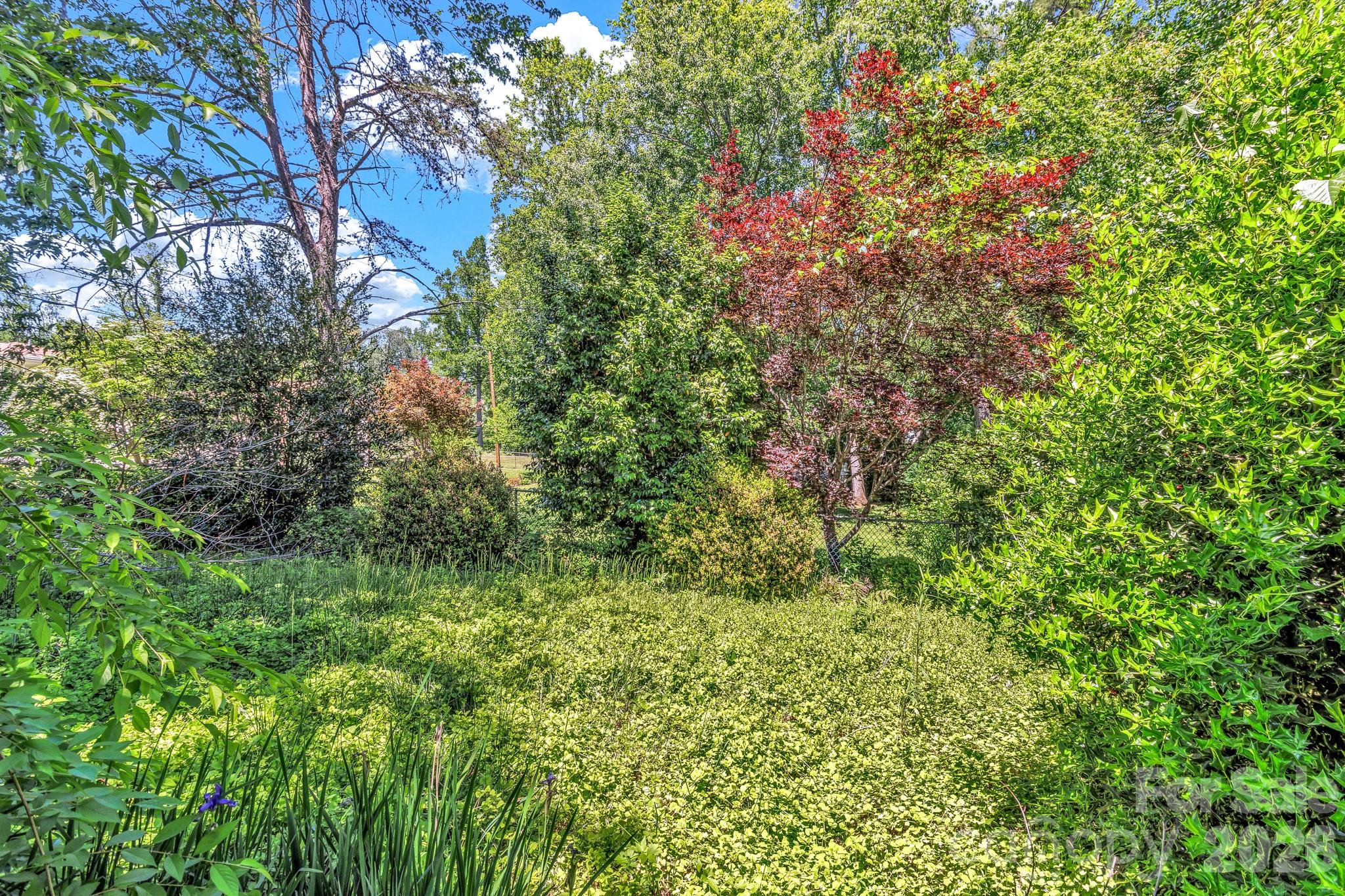 105 Amelia Drive — Hendersonville