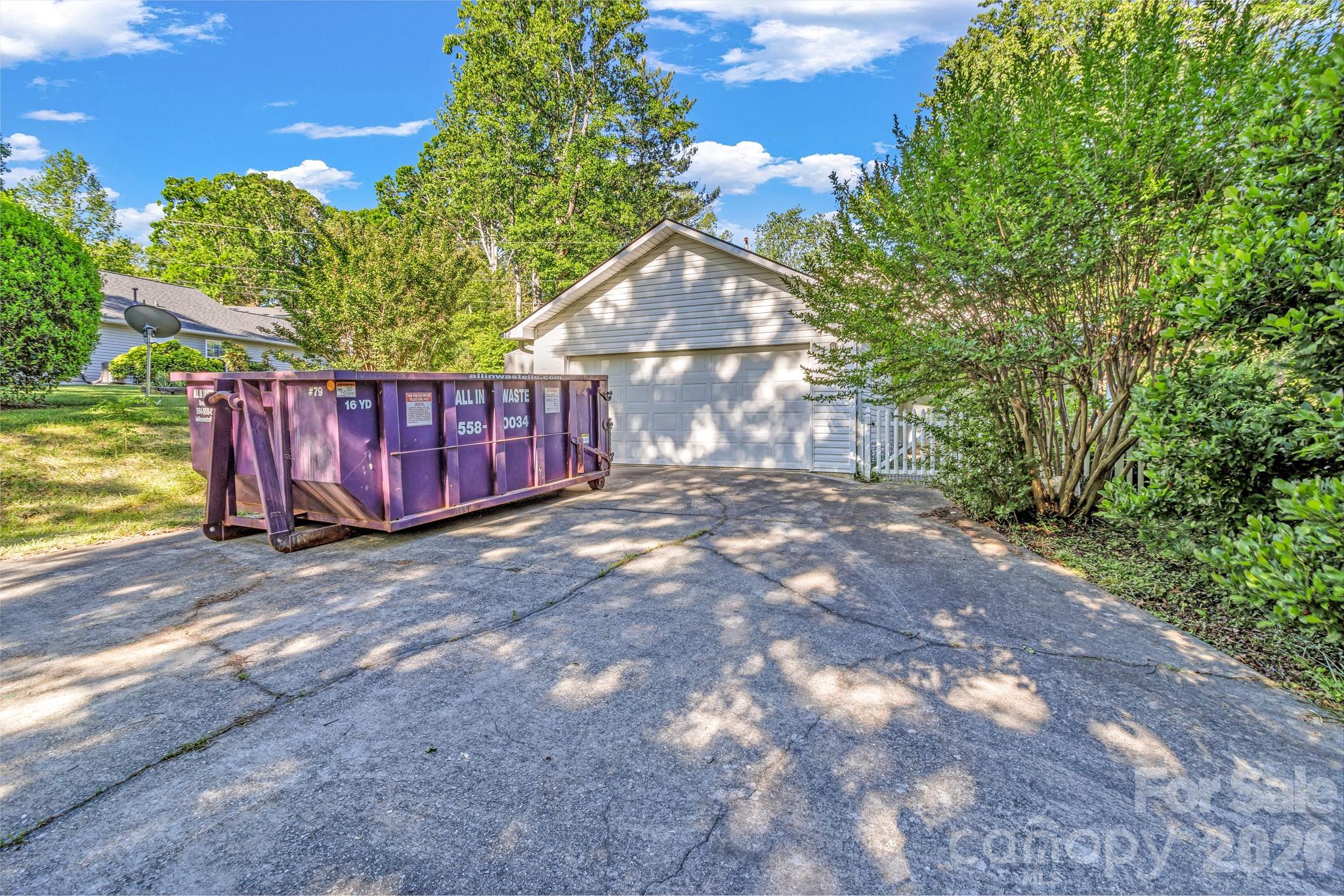 105 Amelia Drive — Hendersonville