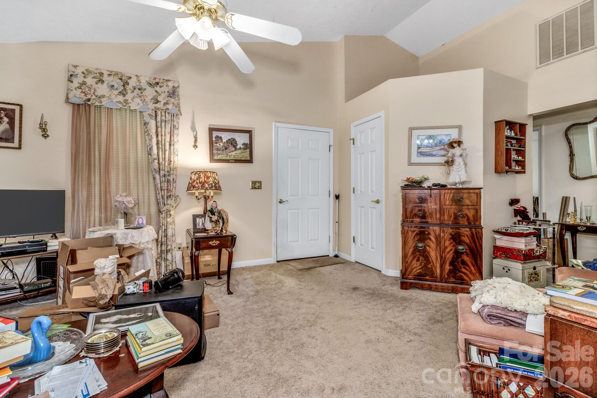 105 Amelia Drive — Hendersonville
