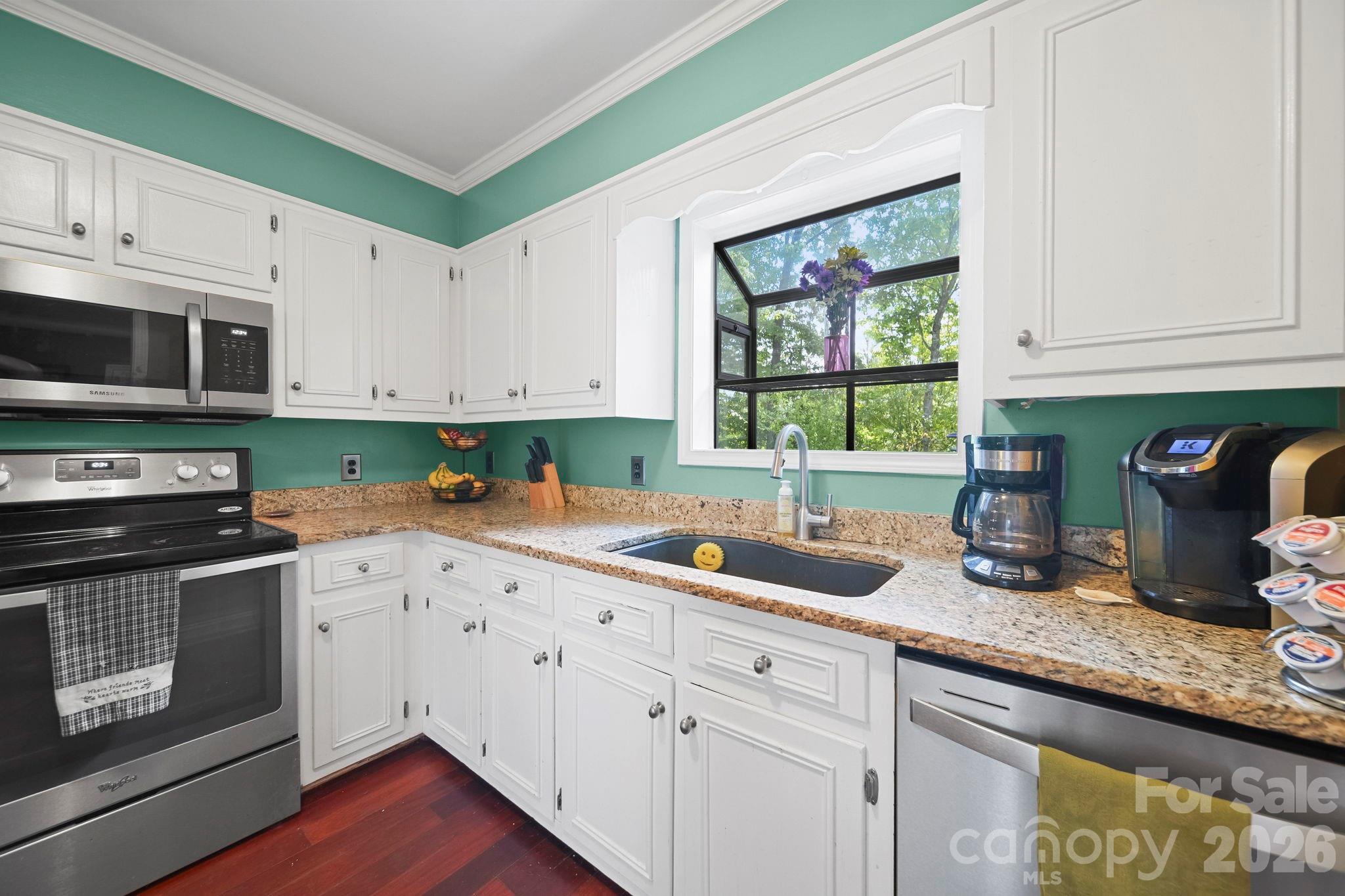 7813 Red Robin Trail — Denver