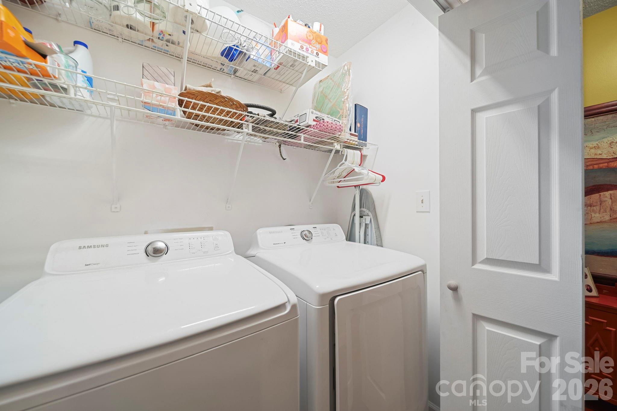 7813 Red Robin Trail — Denver