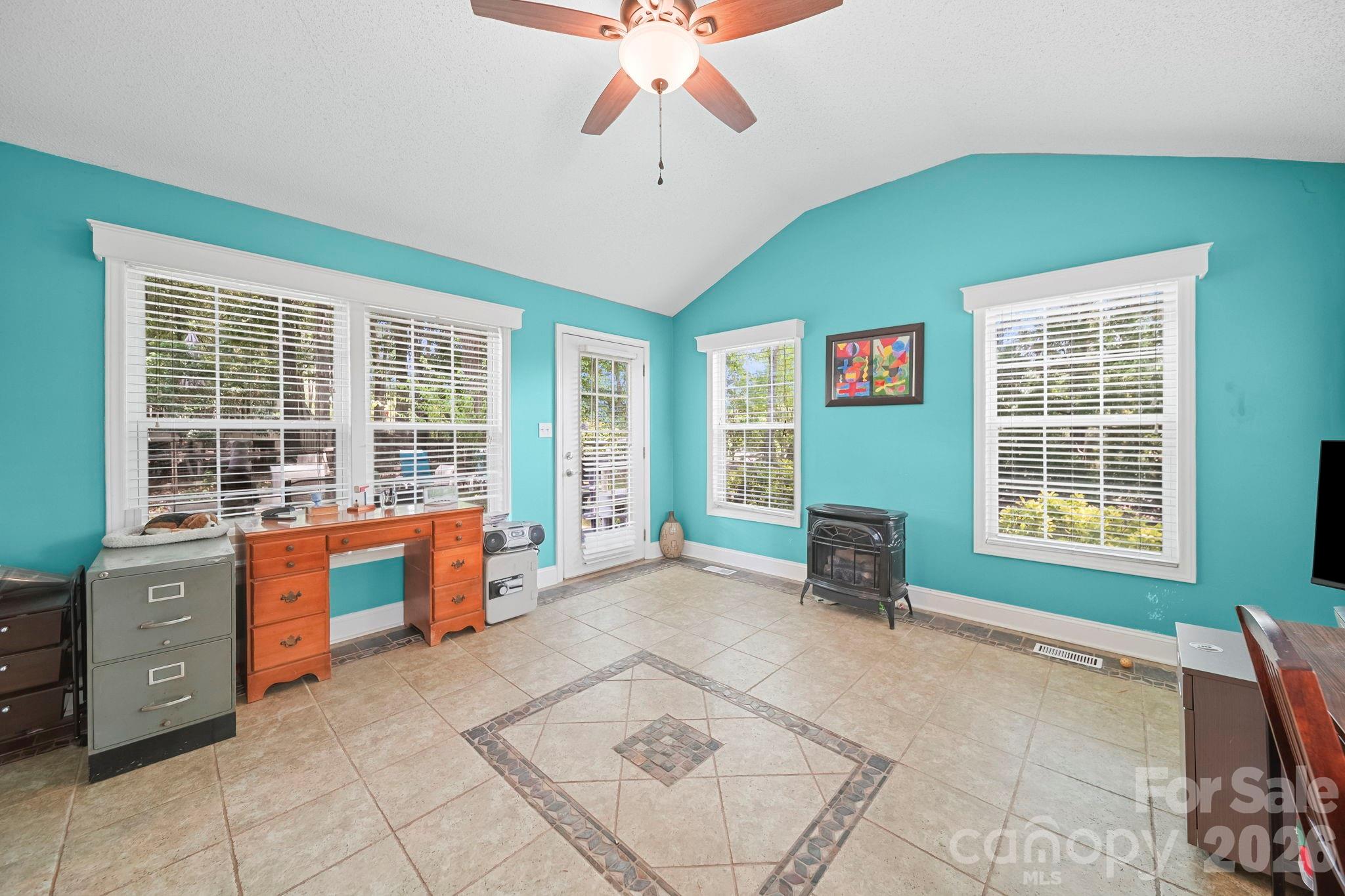 7813 Red Robin Trail — Denver