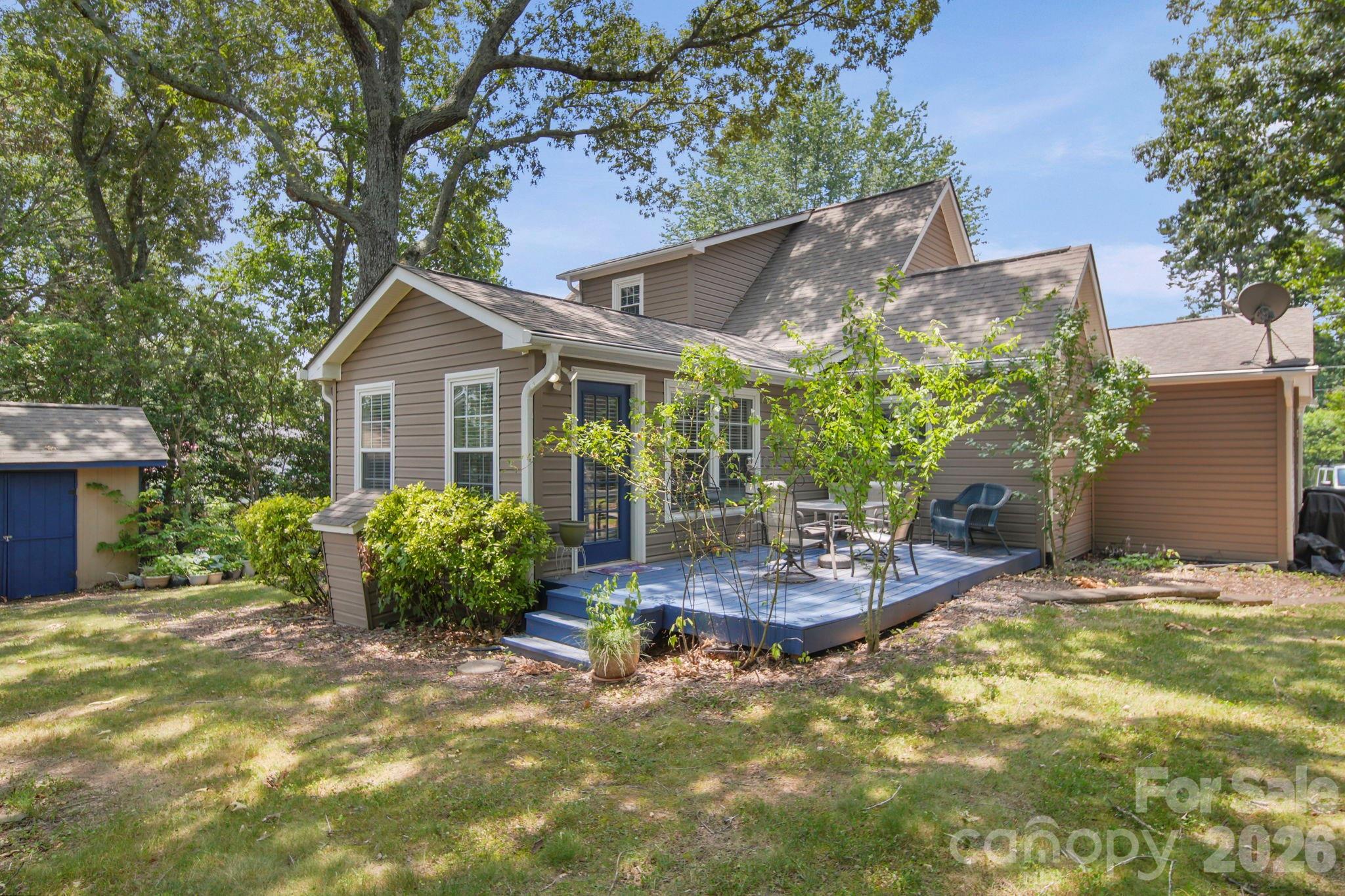 7813 Red Robin Trail — Denver