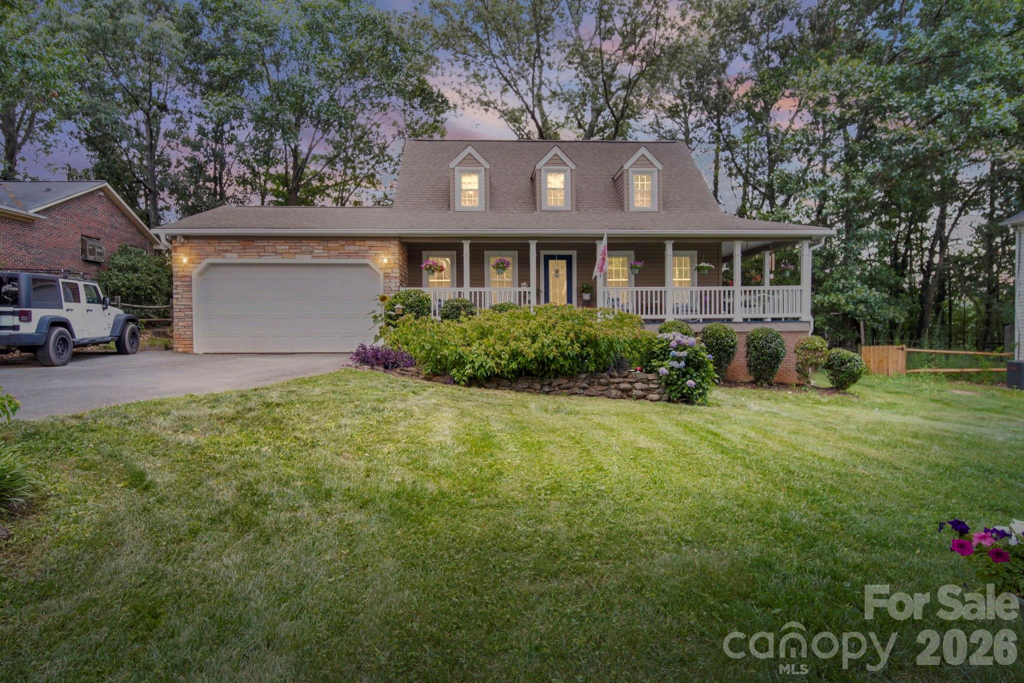 7813 Red Robin Trail — Denver