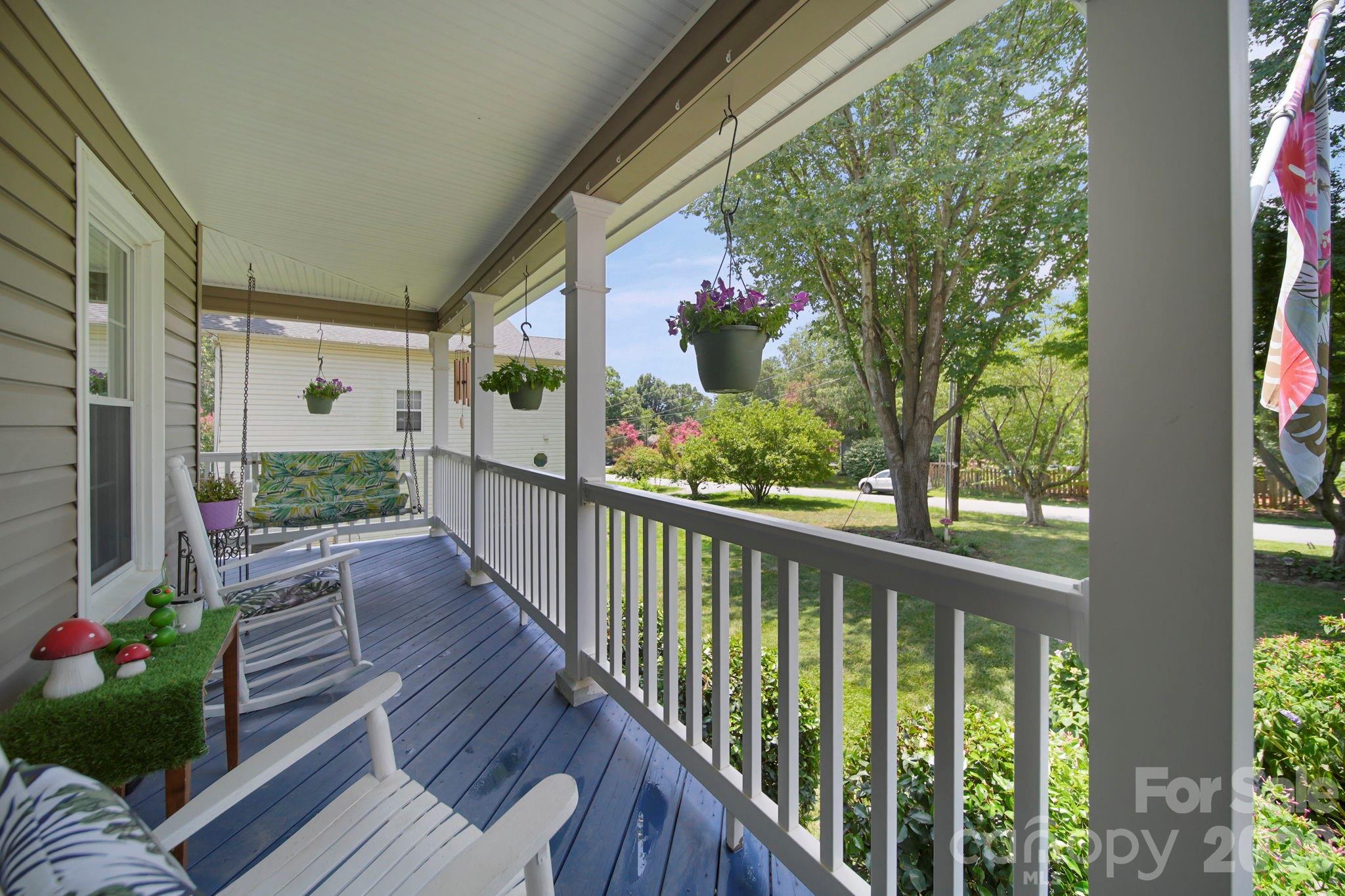 7813 Red Robin Trail — Denver
