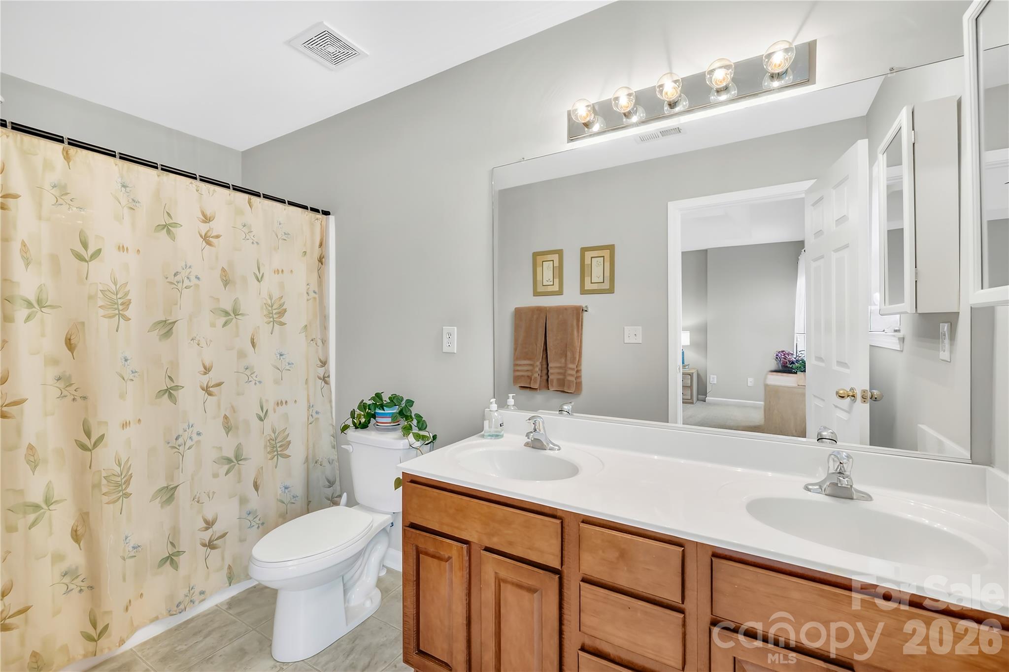 15711 King Louis Court — Charlotte