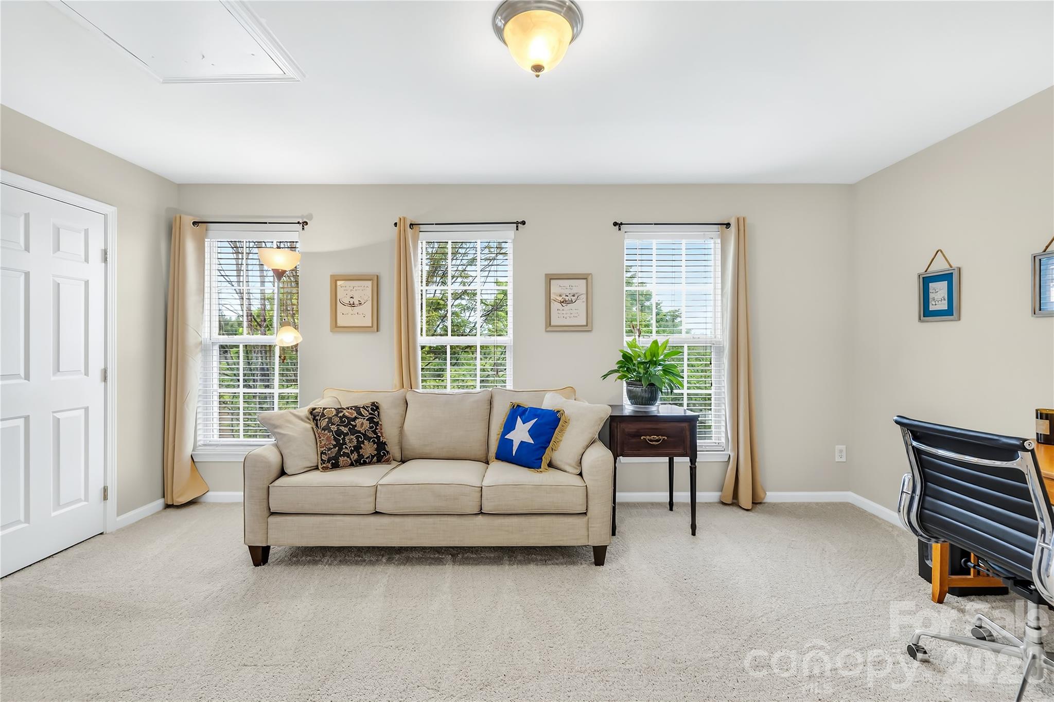 15711 King Louis Court — Charlotte