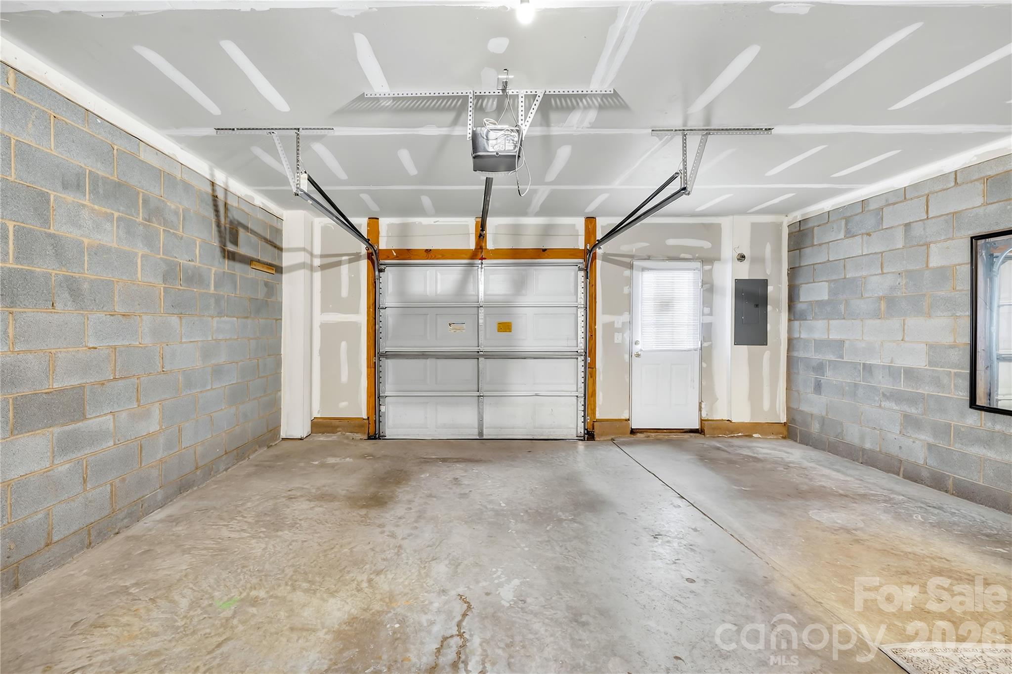15711 King Louis Court — Charlotte