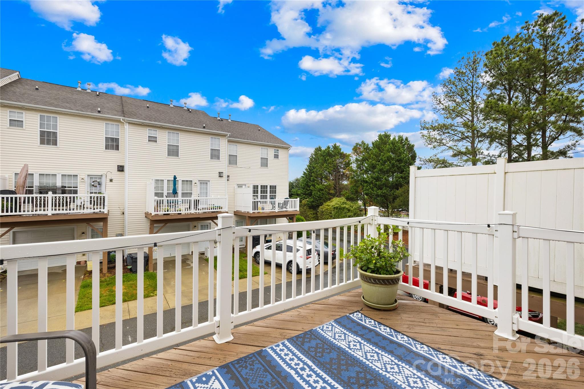15711 King Louis Court — Charlotte