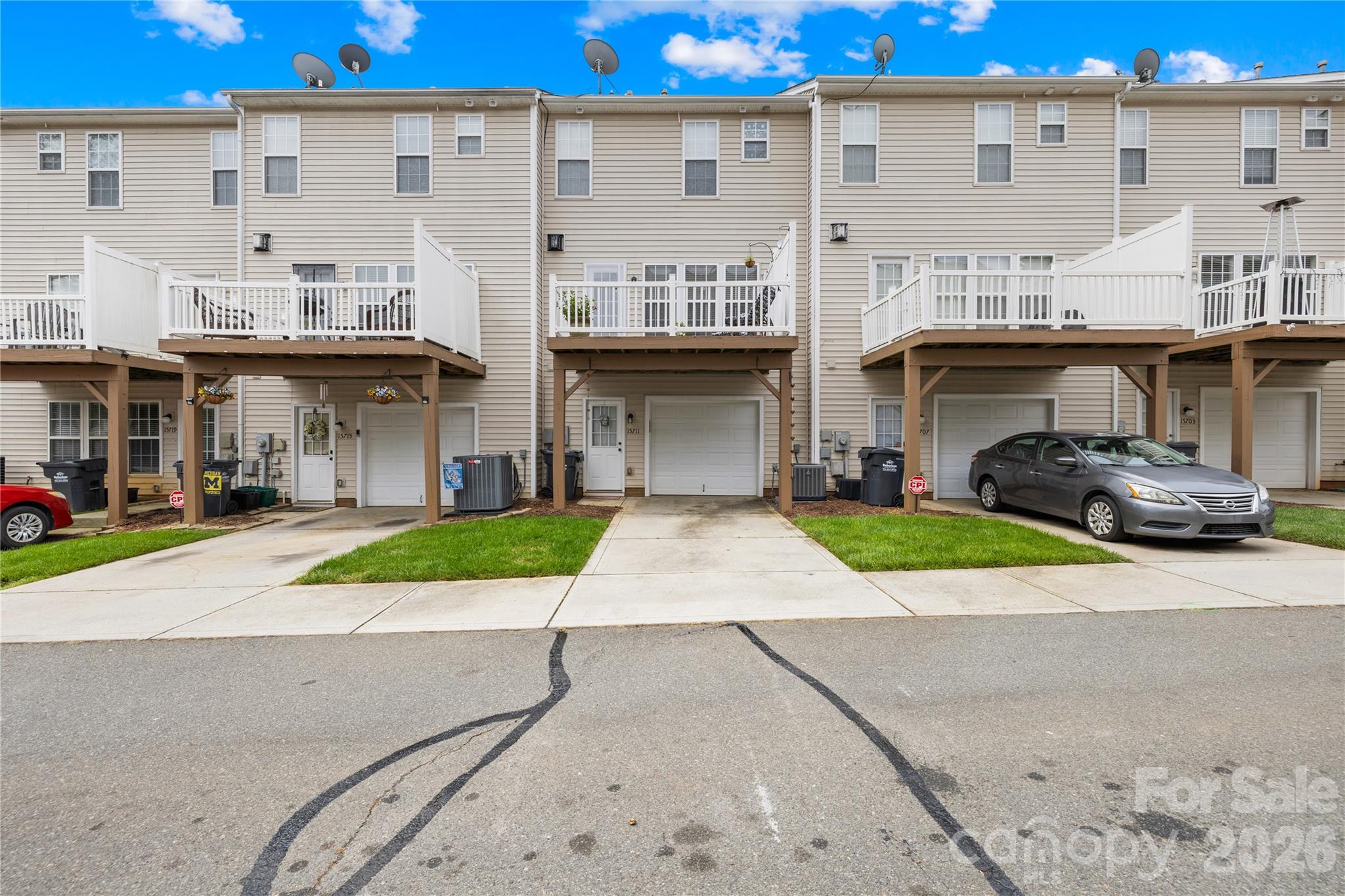 15711 King Louis Court — Charlotte