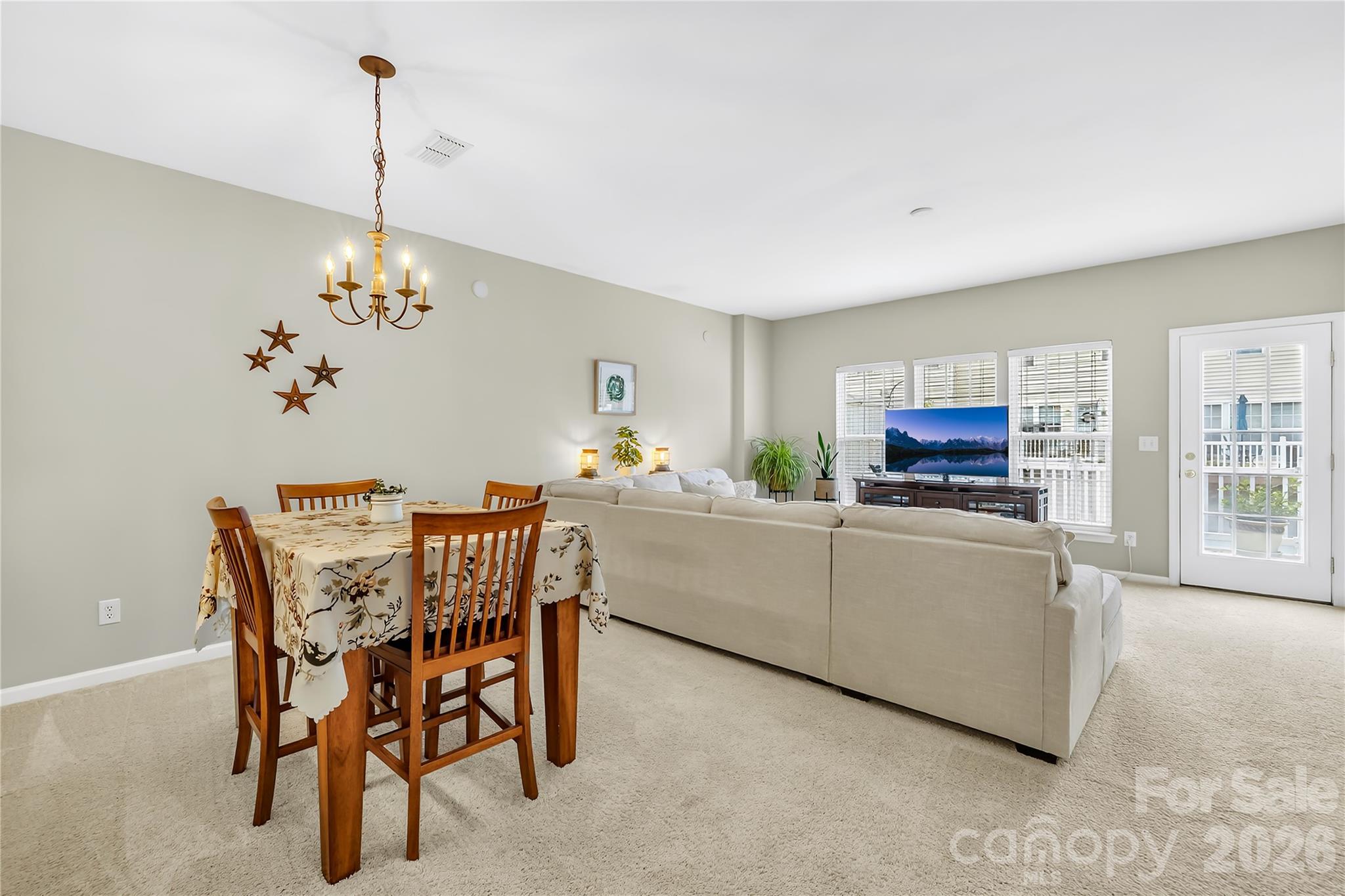 15711 King Louis Court — Charlotte