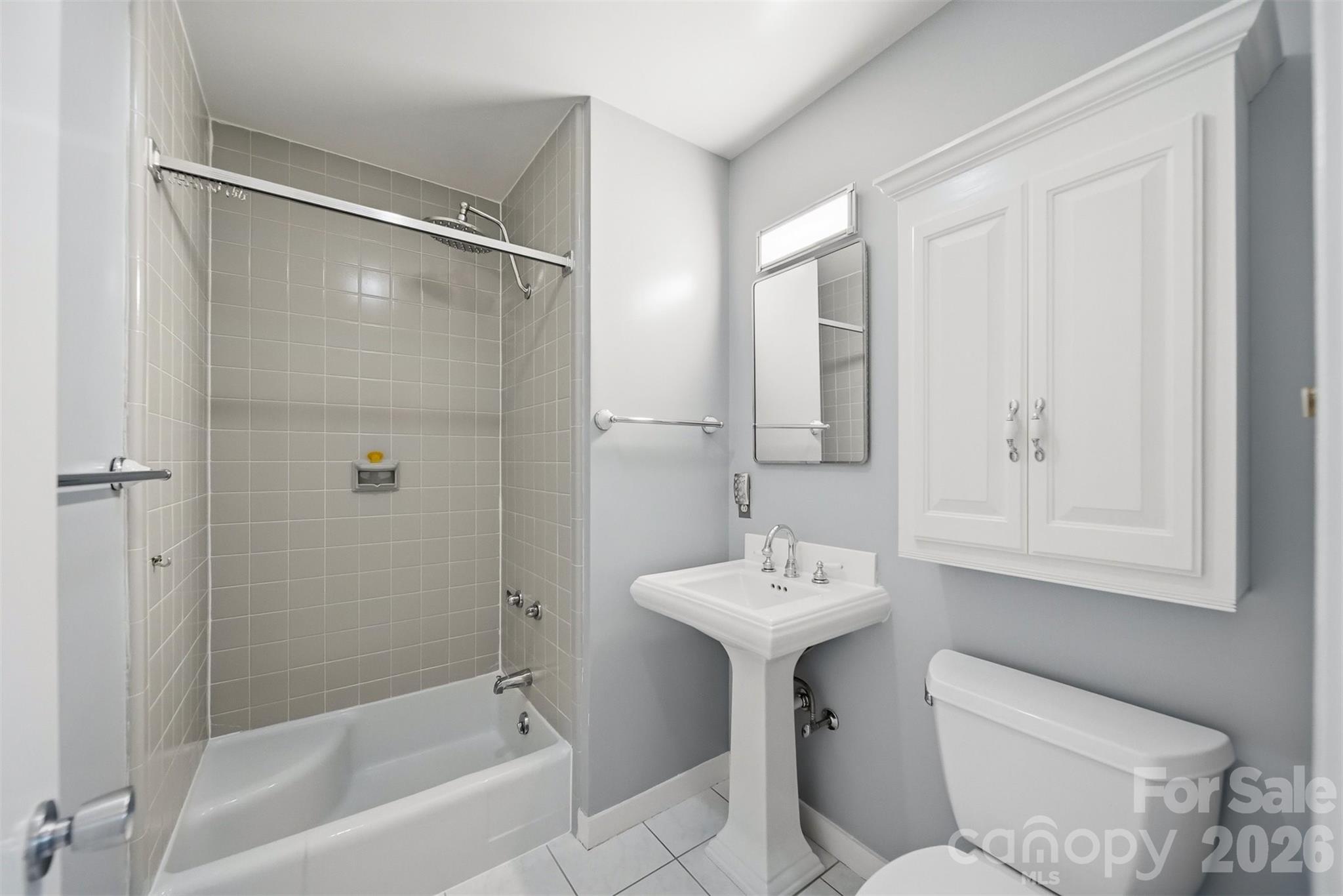 141 36th Avenue NW — Hickory