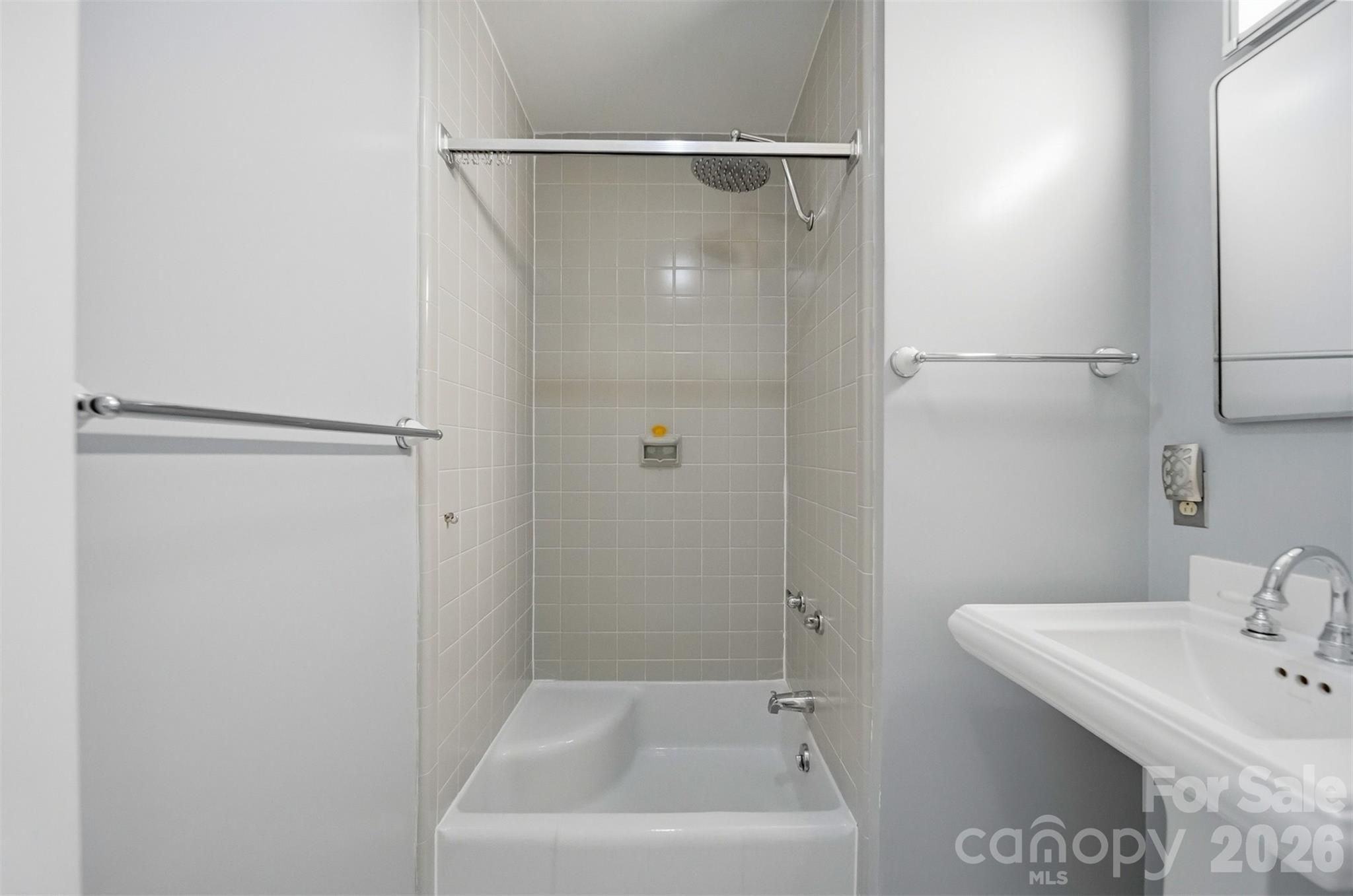 141 36th Avenue NW — Hickory