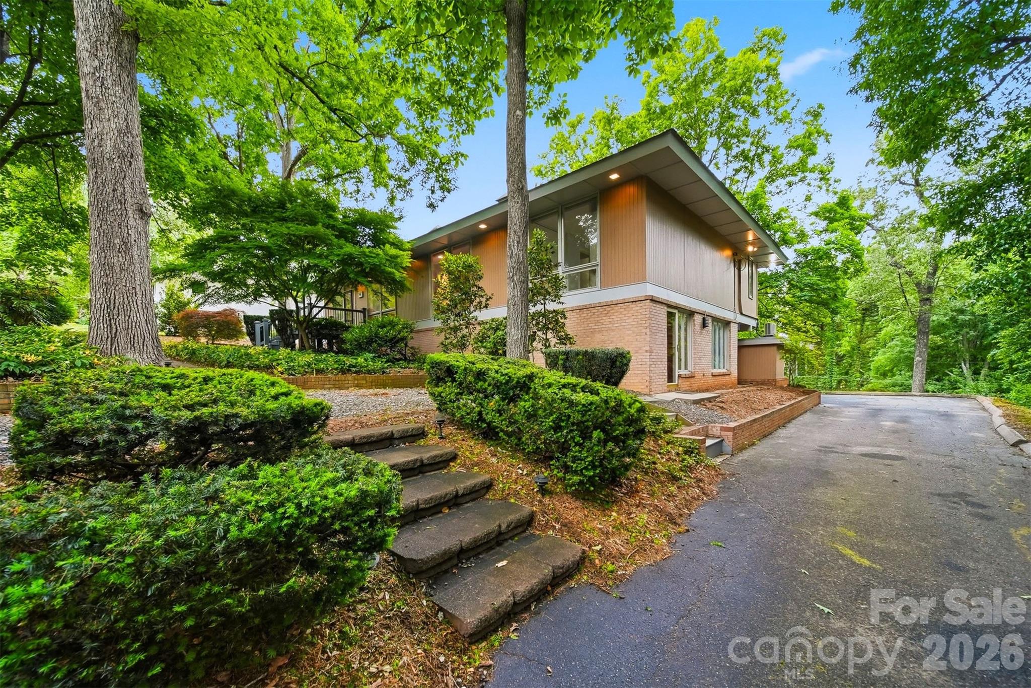 141 36th Avenue NW — Hickory