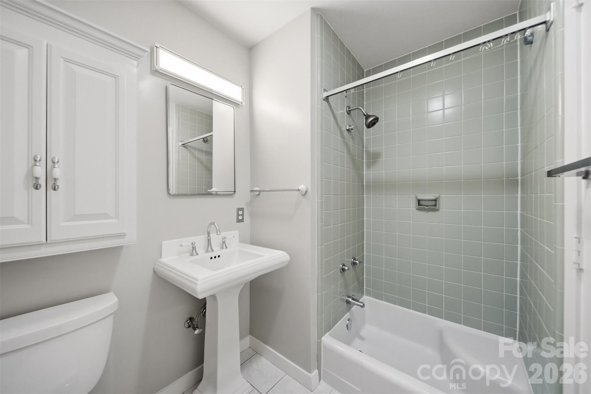 141 36th Avenue NW — Hickory