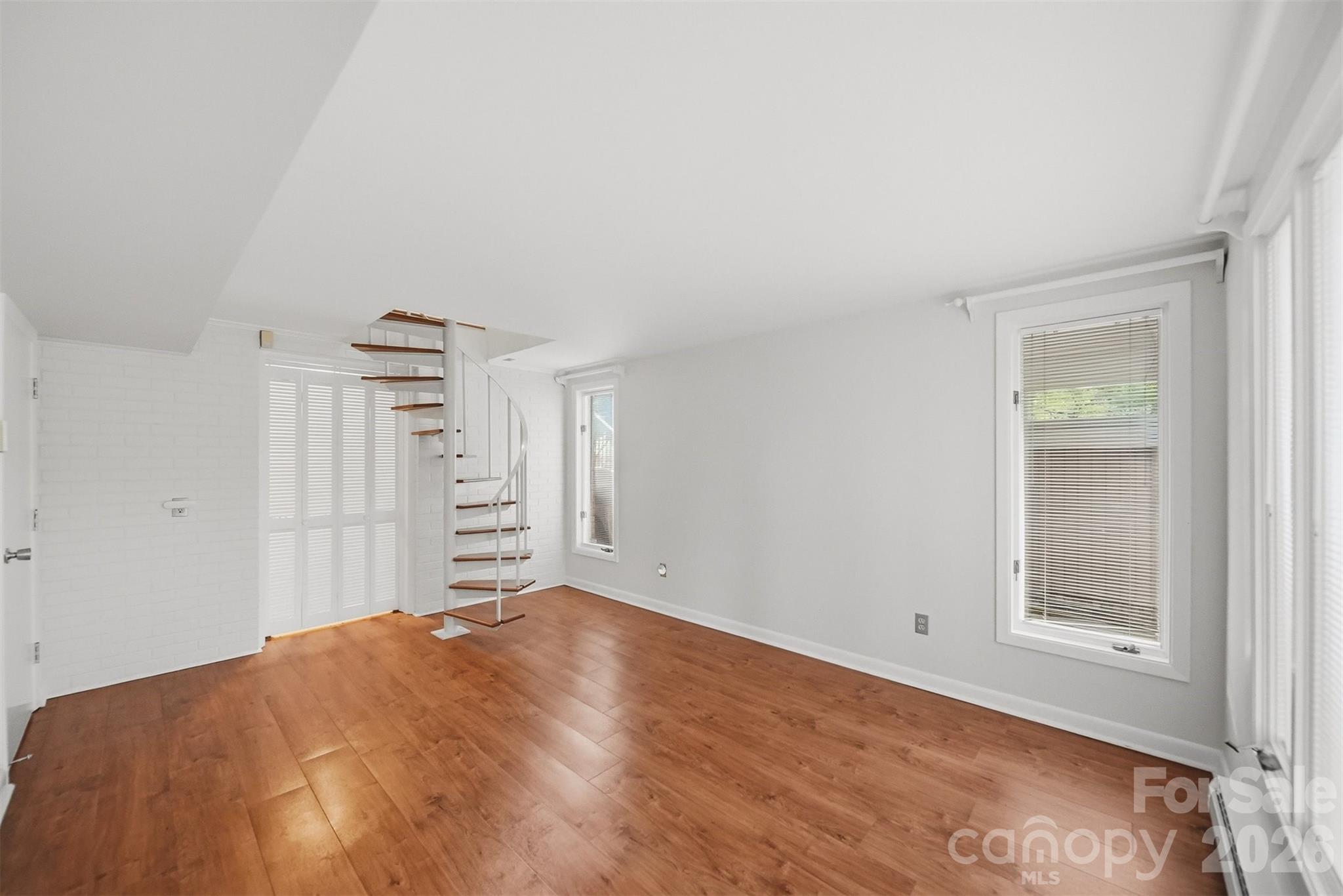 141 36th Avenue NW — Hickory