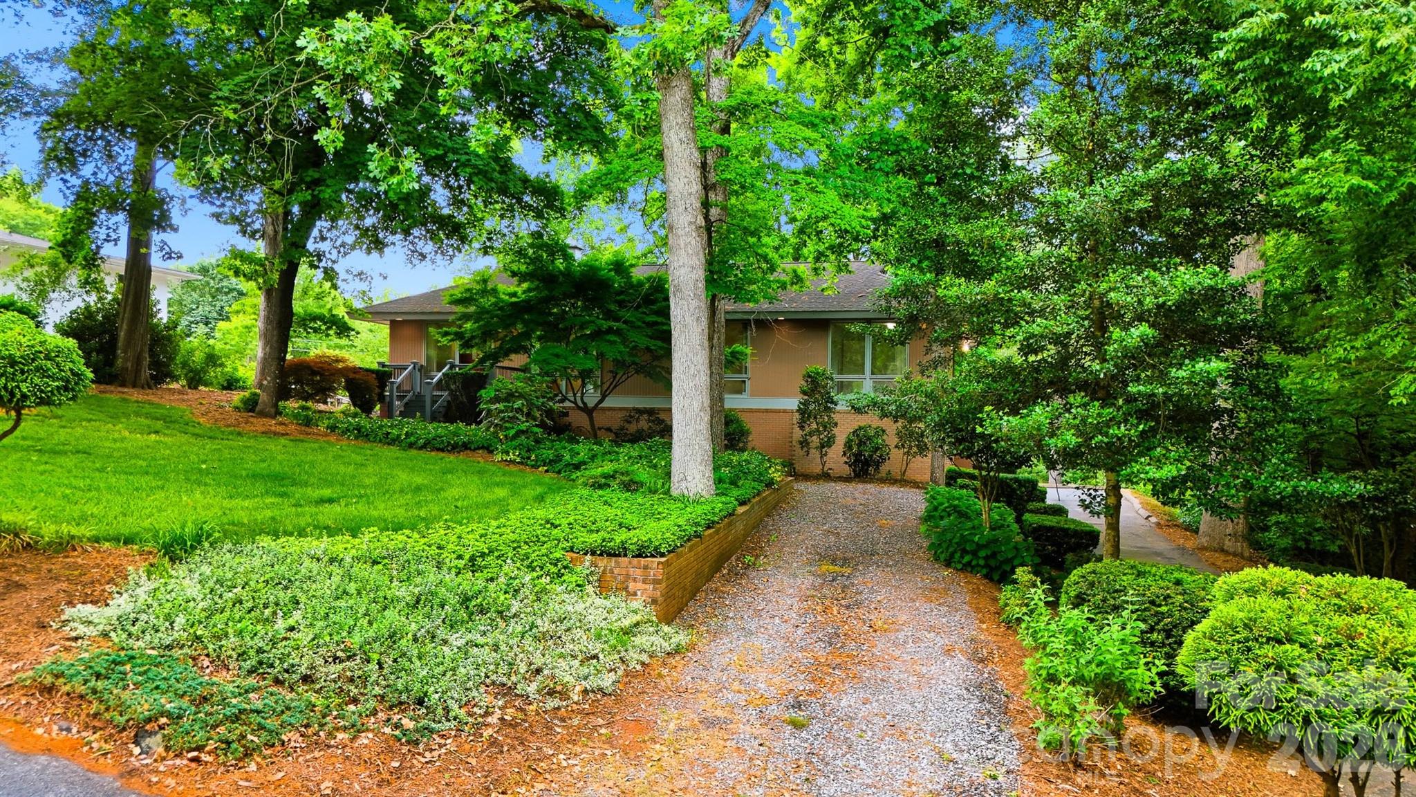 141 36th Avenue NW — Hickory