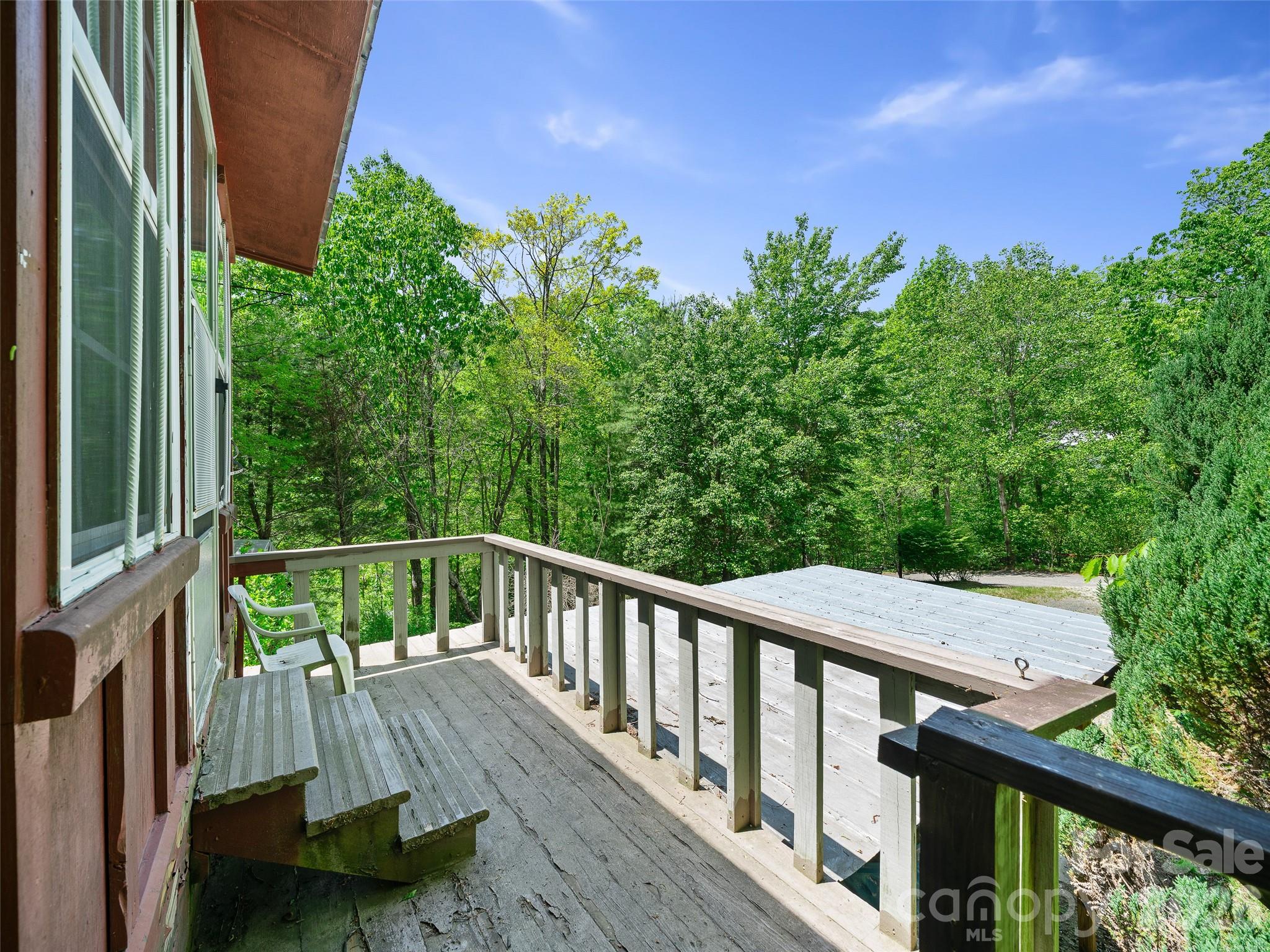 1331 Georges Fork Road — Burnsville