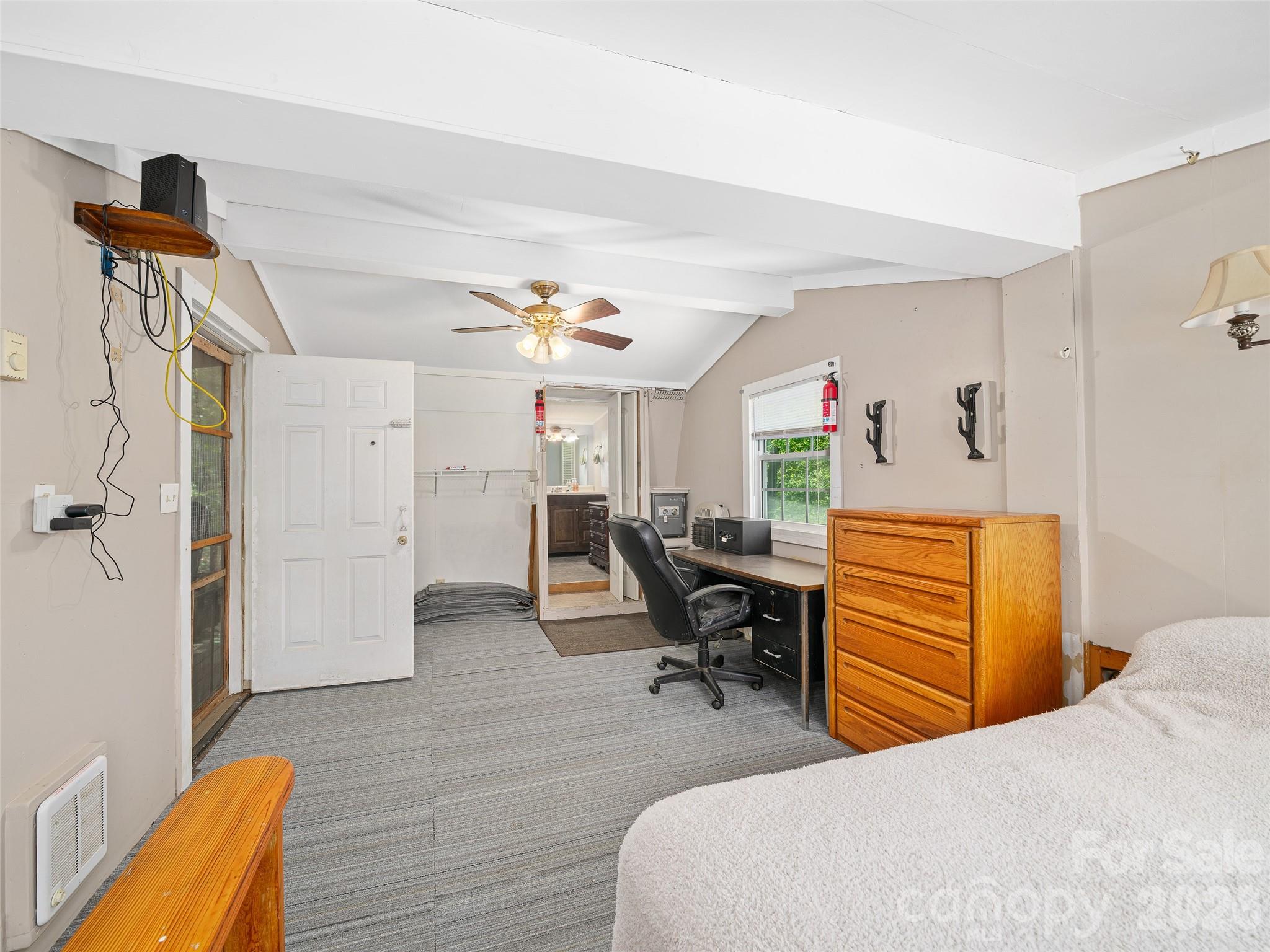 1331 Georges Fork Road — Burnsville