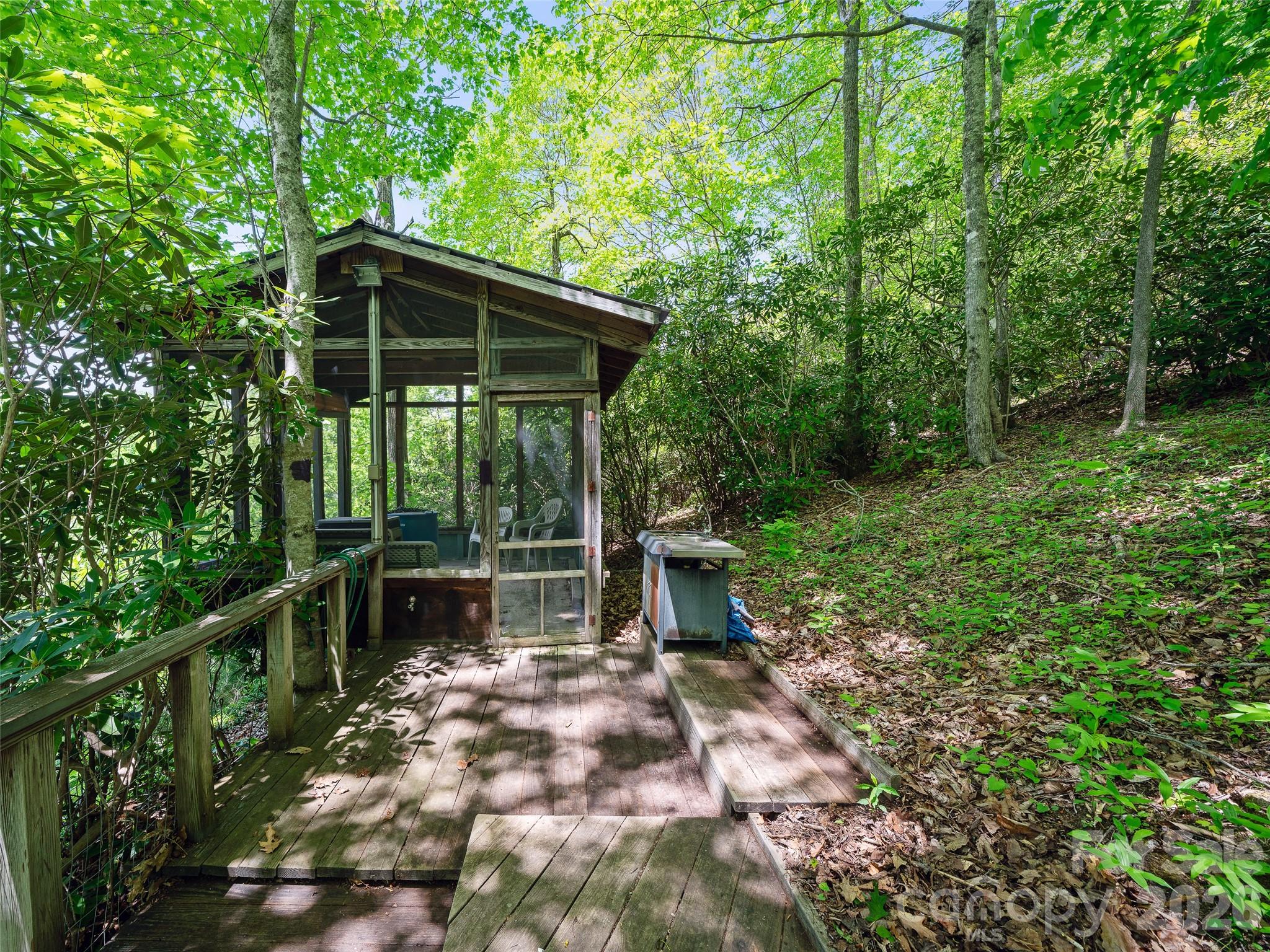 1331 Georges Fork Road — Burnsville