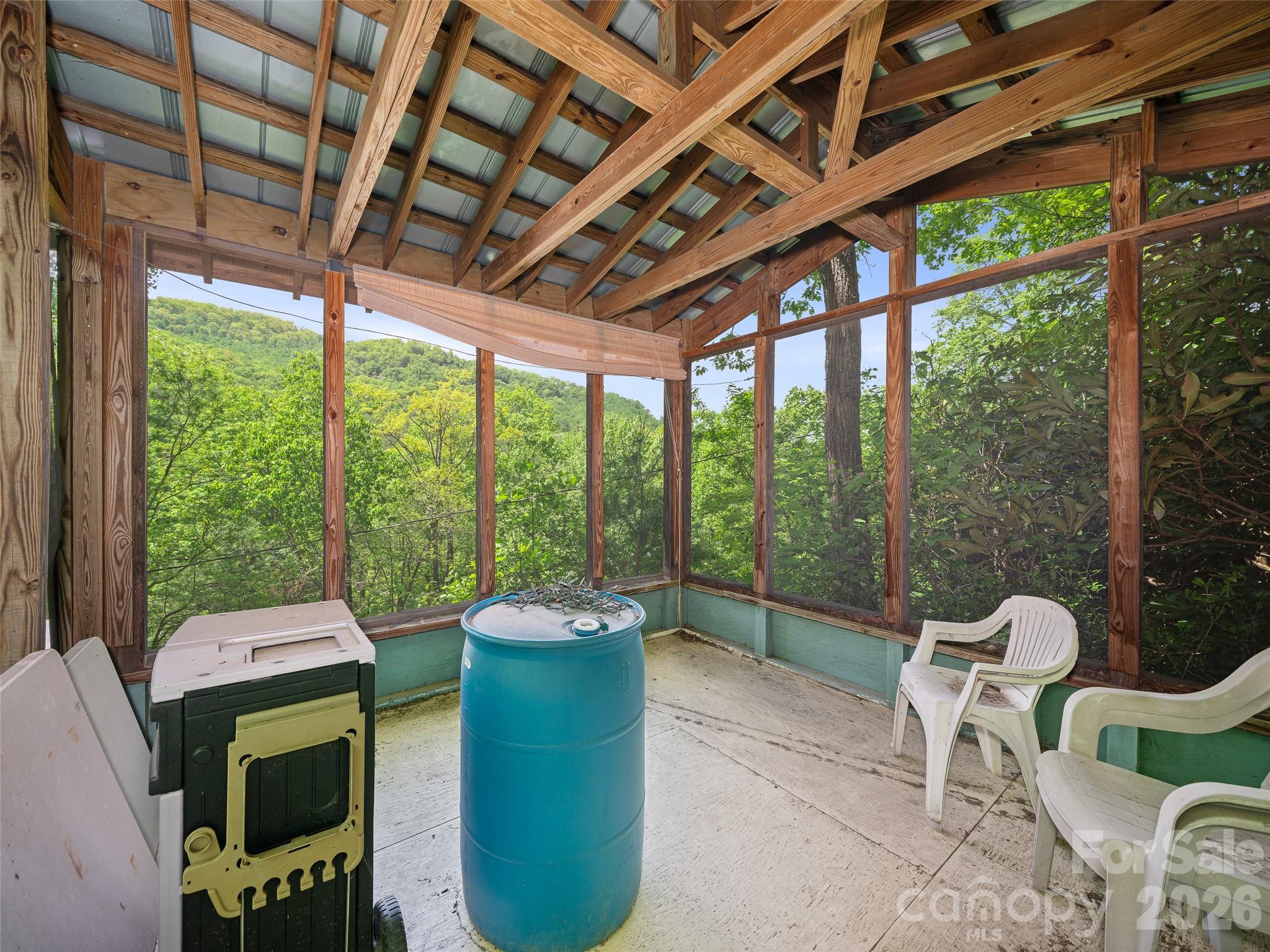 1331 Georges Fork Road — Burnsville