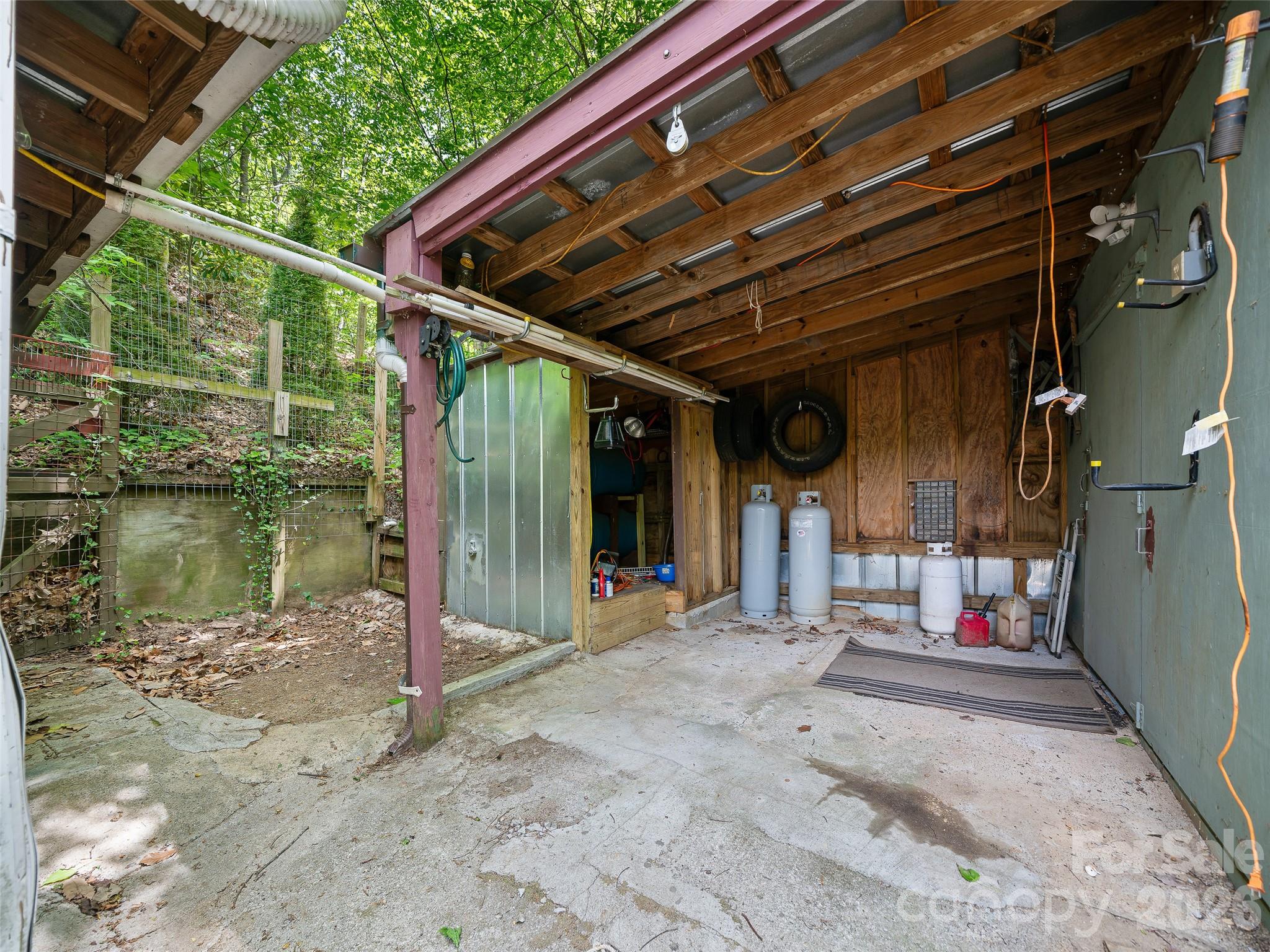 1331 Georges Fork Road — Burnsville