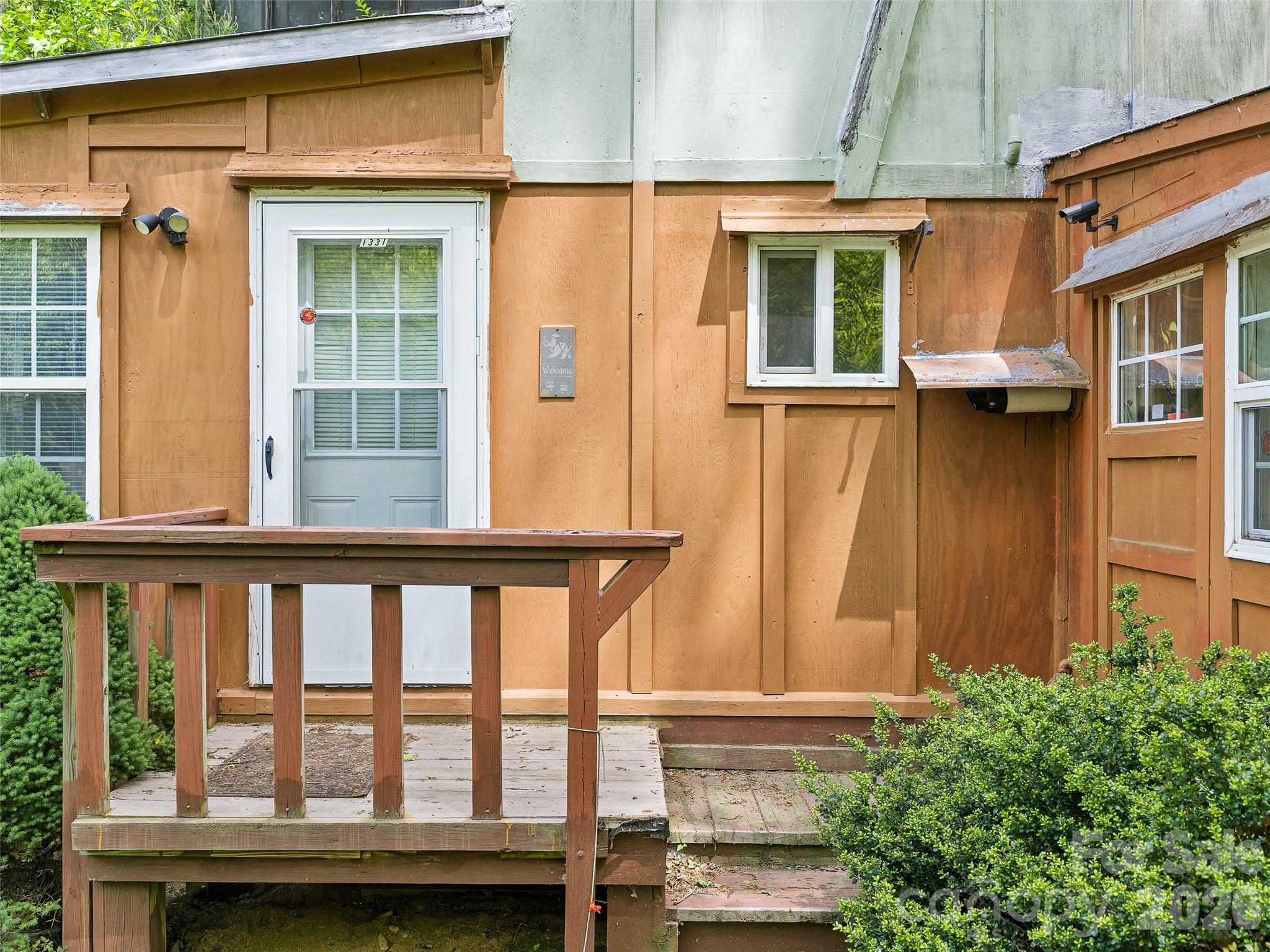 1331 Georges Fork Road — Burnsville