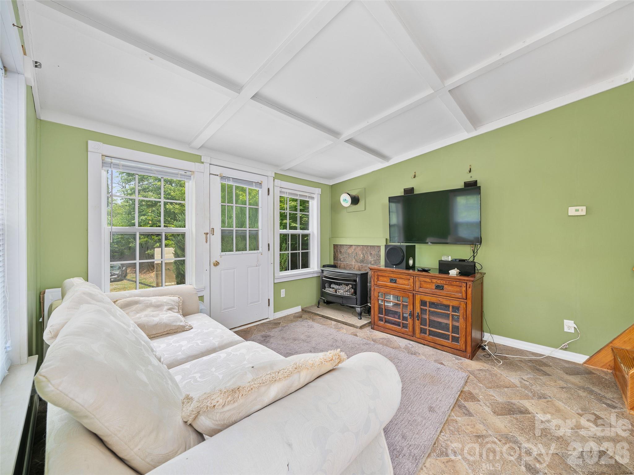 1331 Georges Fork Road — Burnsville