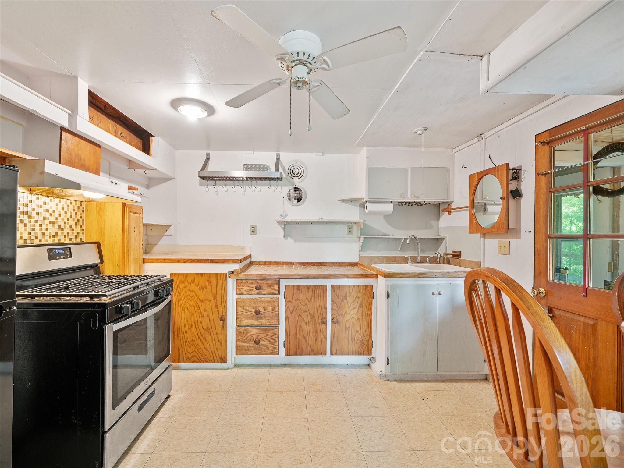 1331 Georges Fork Road — Burnsville
