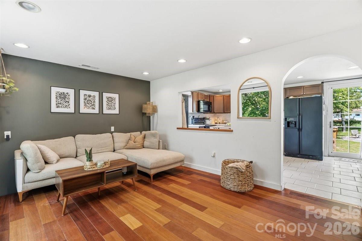 1177 Runway Drive — Hendersonville