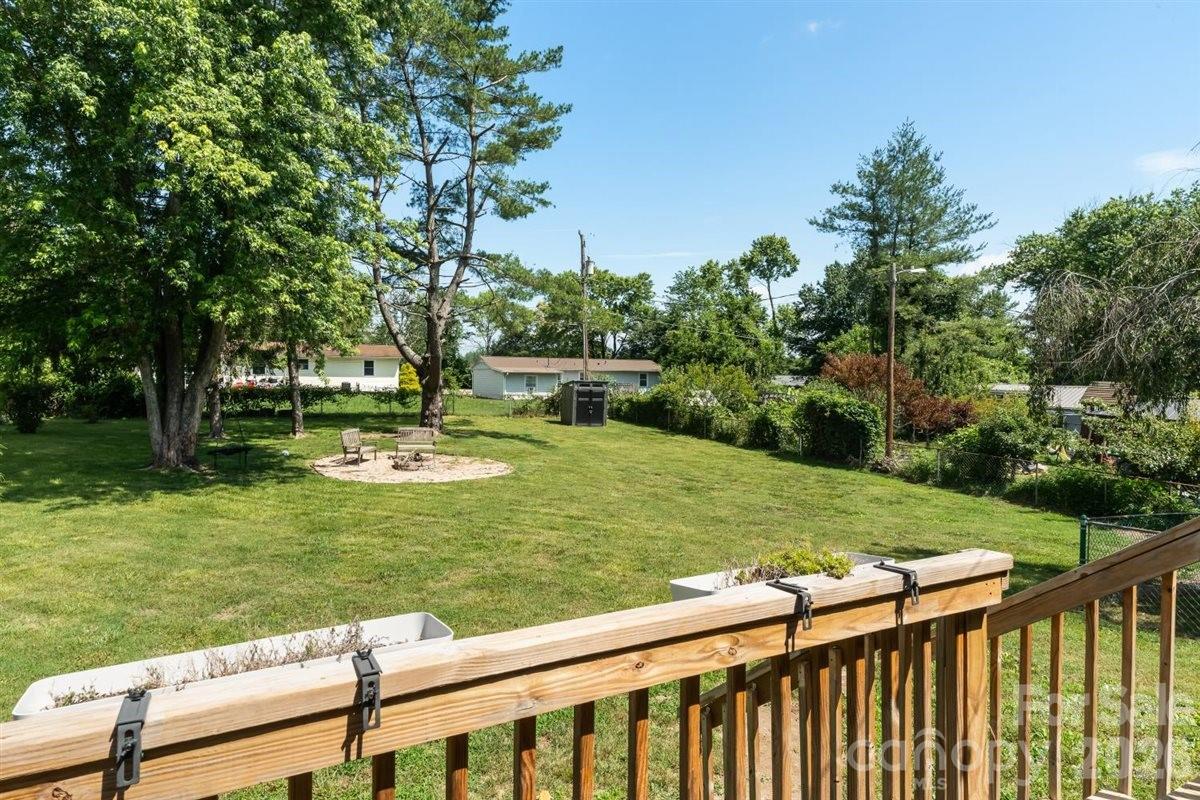 1177 Runway Drive — Hendersonville