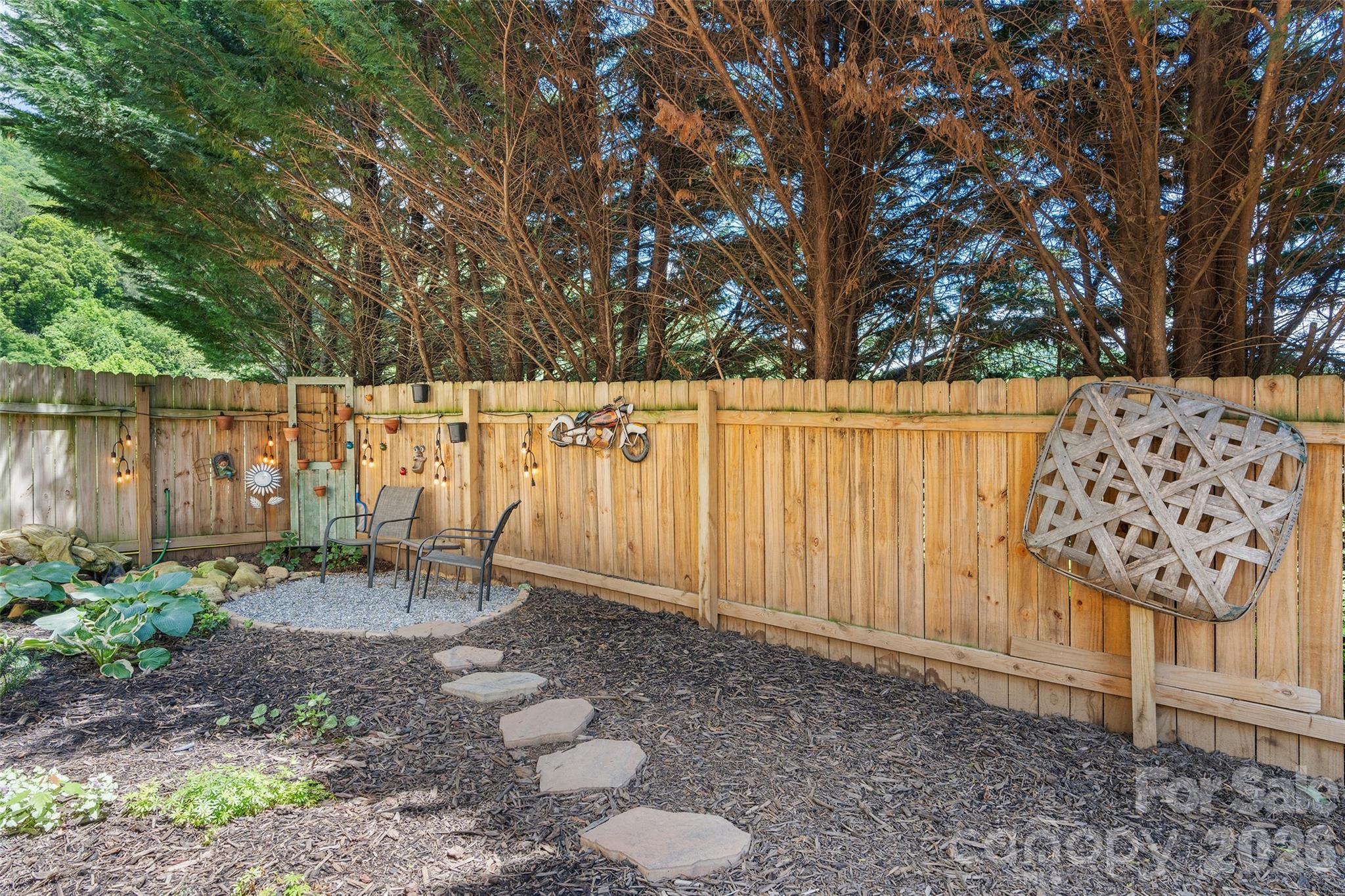 1429 Moody Farm Road — Maggie Valley
