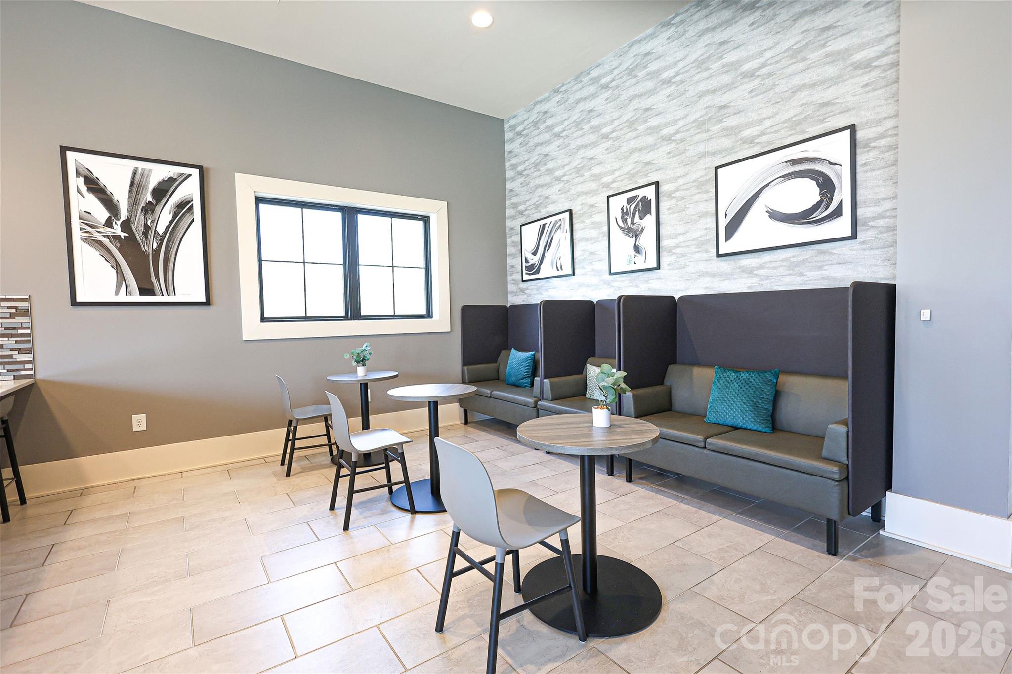 5011 Twin River Drive — Denver