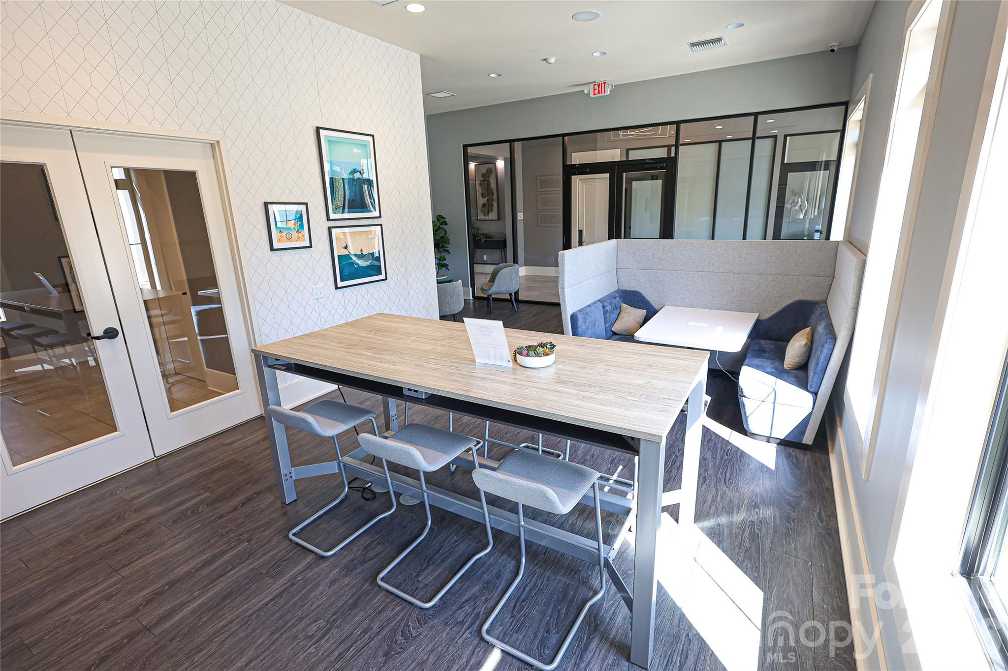 5011 Twin River Drive — Denver