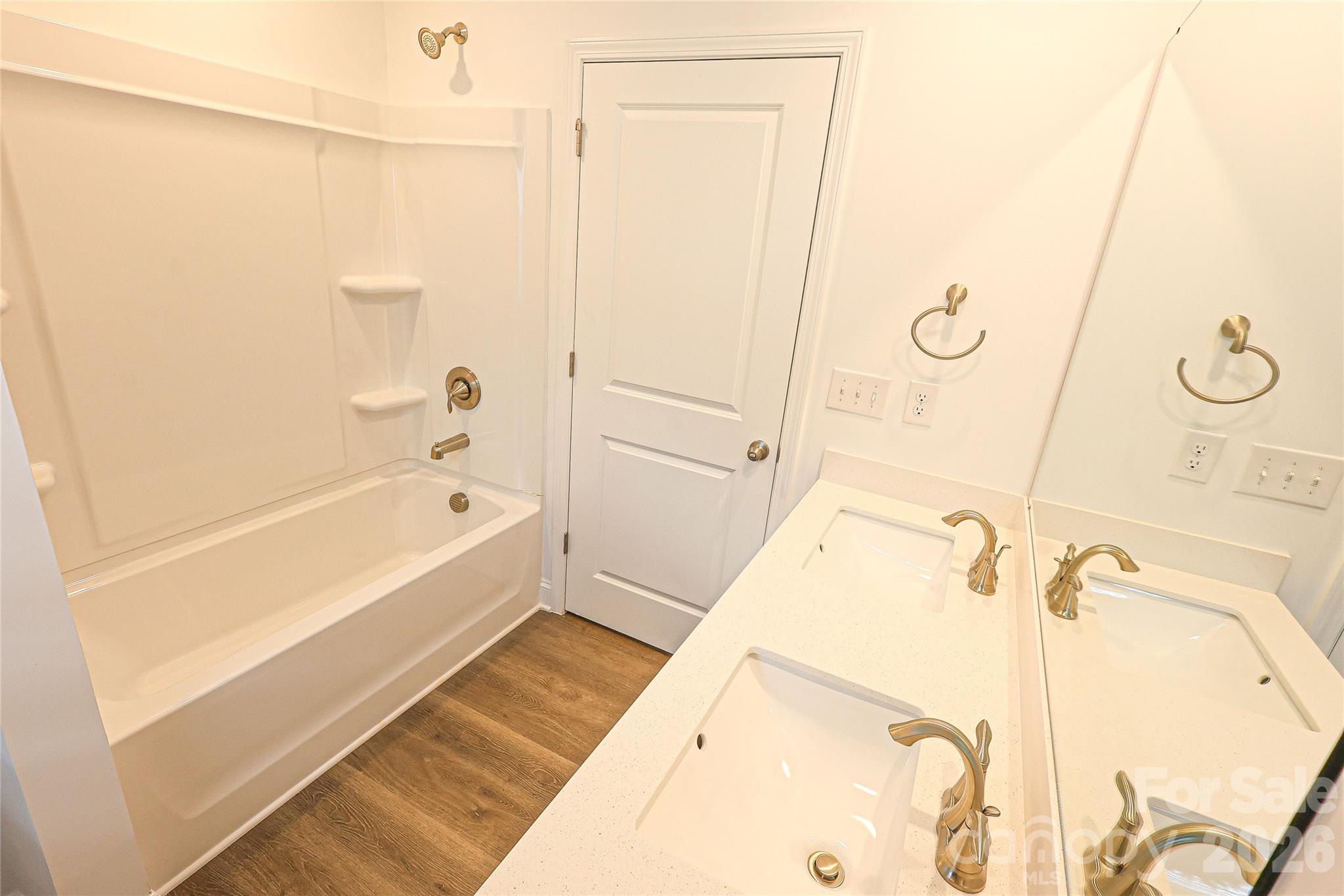5011 Twin River Drive — Denver