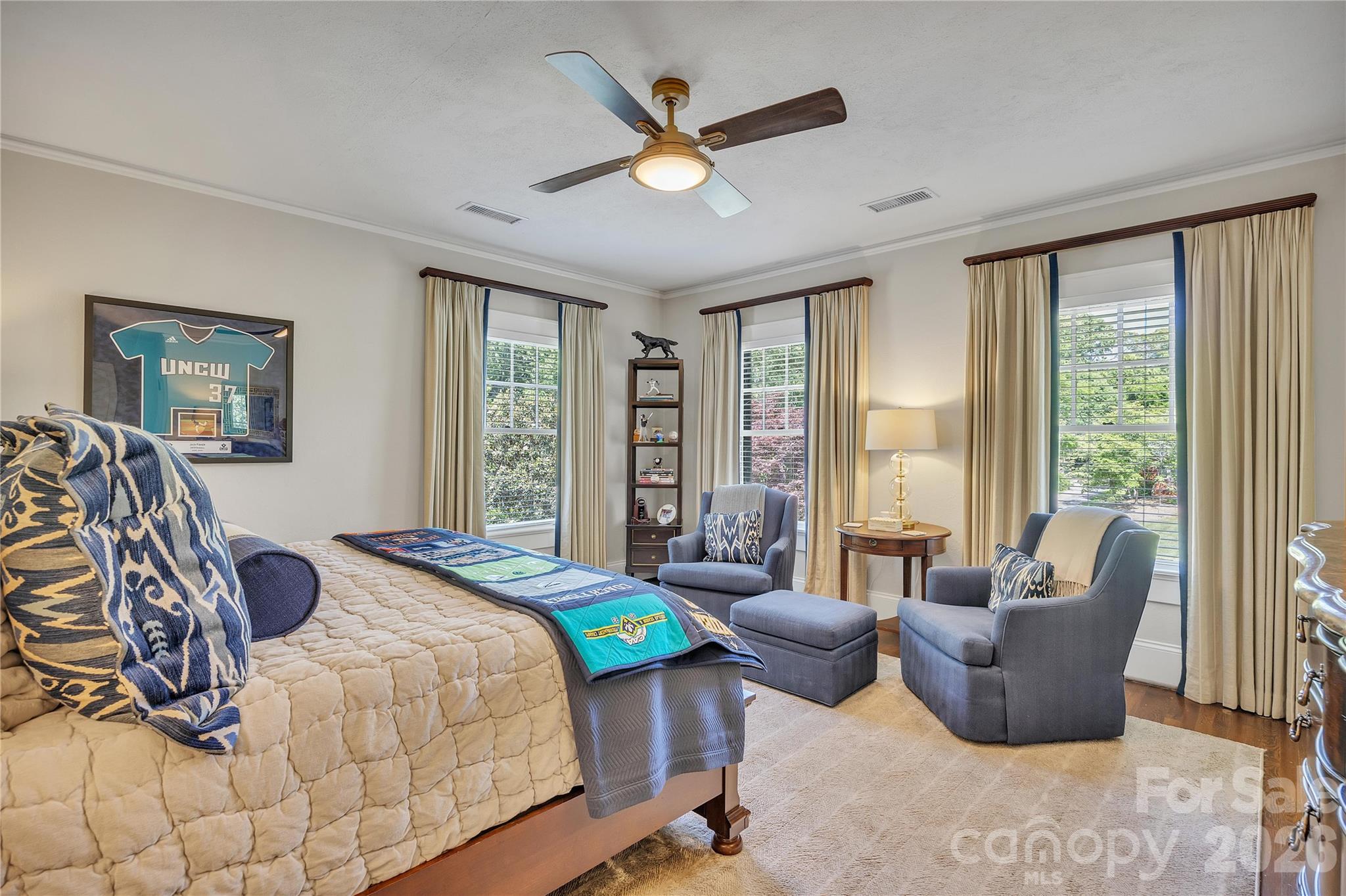 128 W Colonial Drive — Salisbury