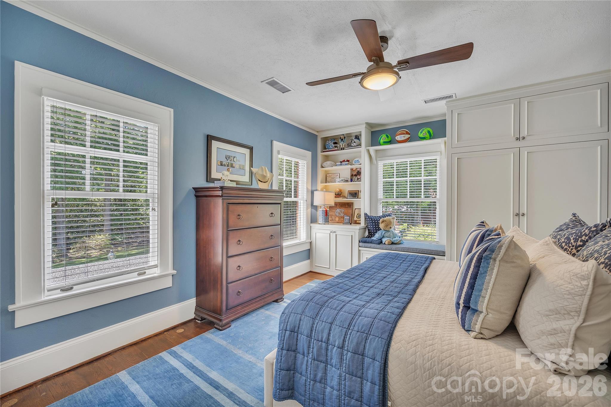 128 W Colonial Drive — Salisbury