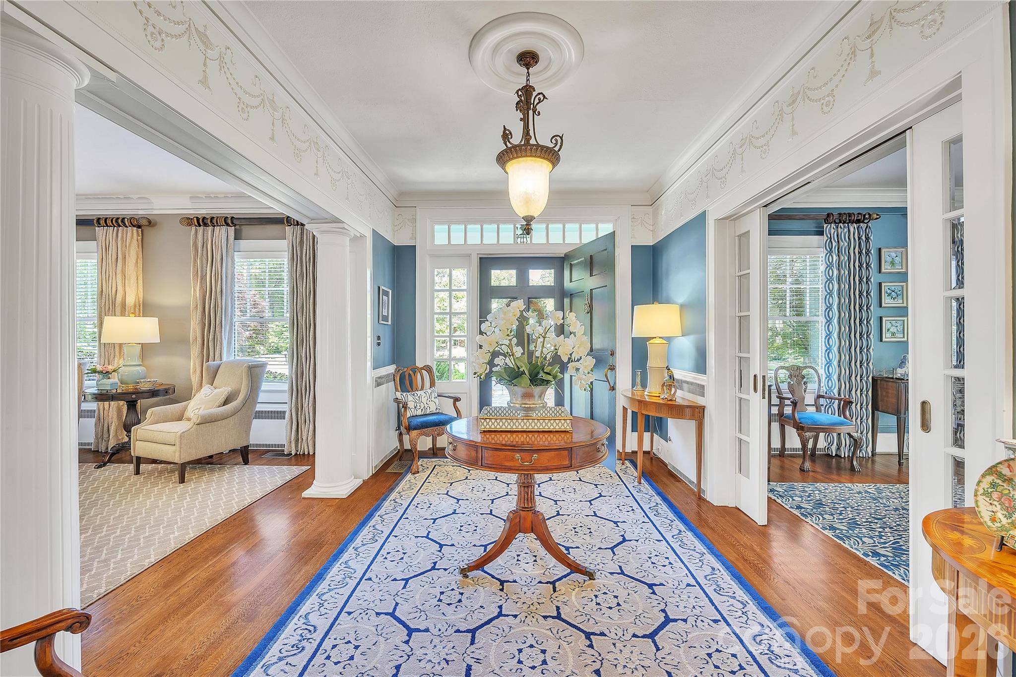 128 W Colonial Drive — Salisbury