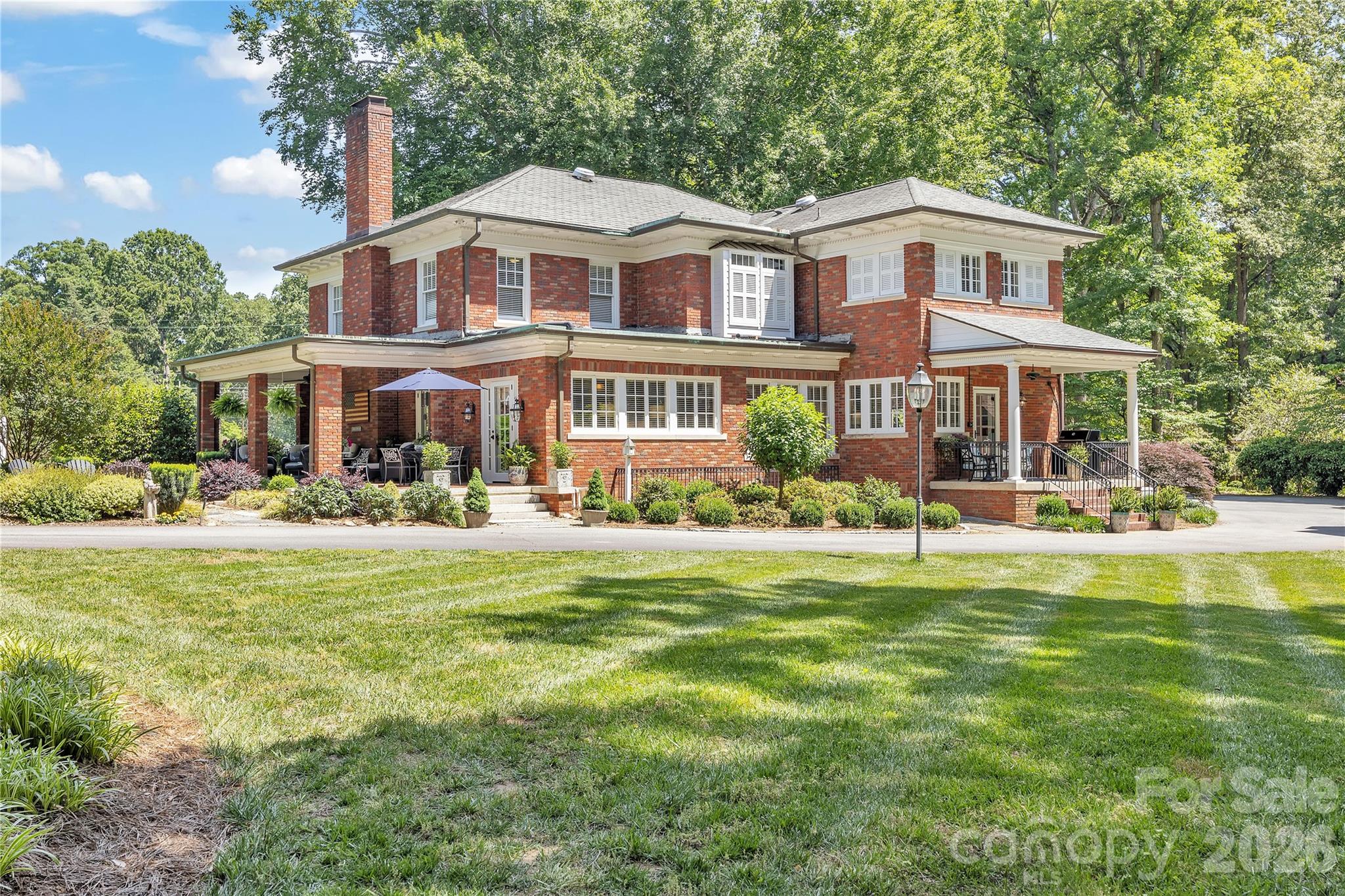 128 W Colonial Drive — Salisbury