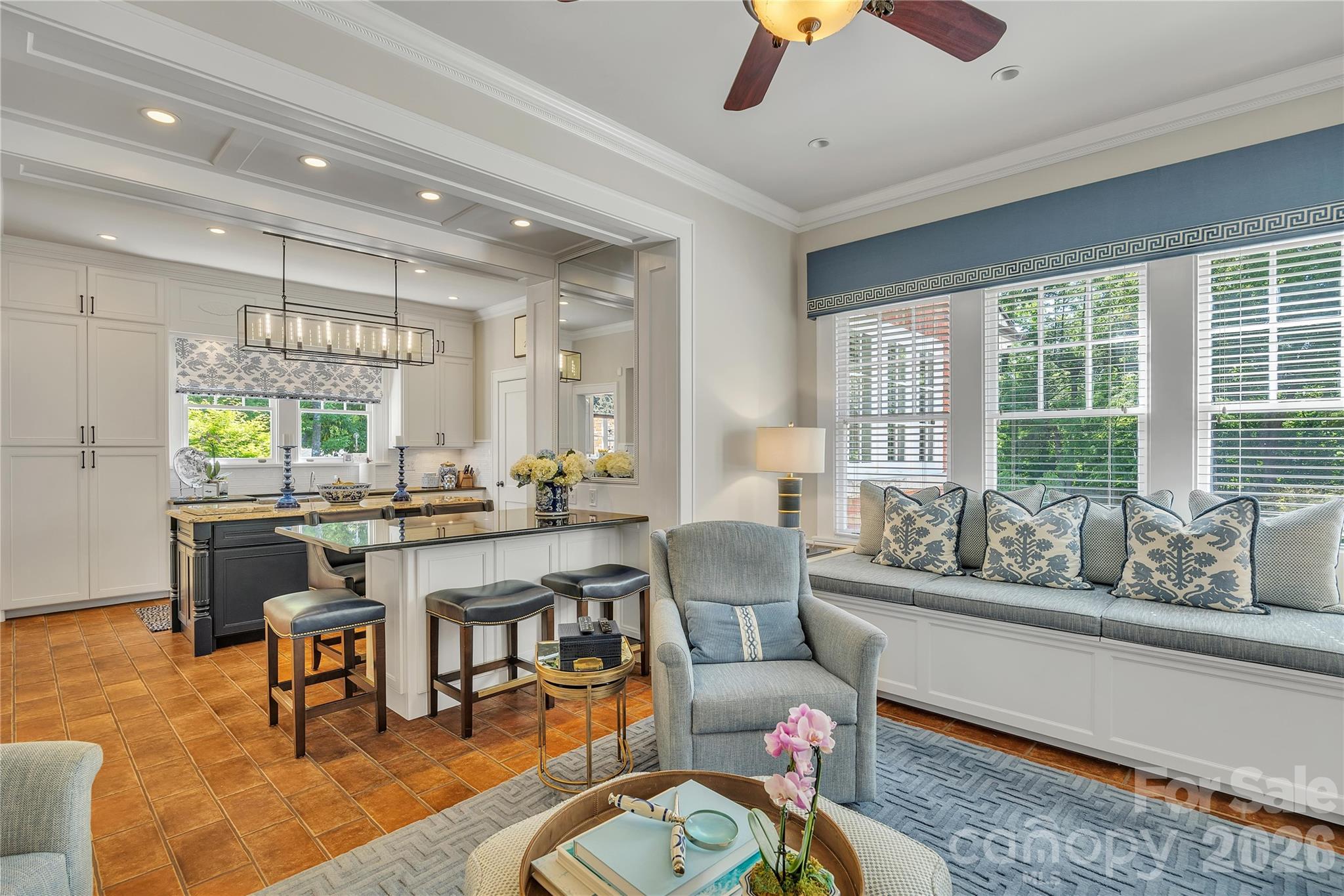 128 W Colonial Drive — Salisbury