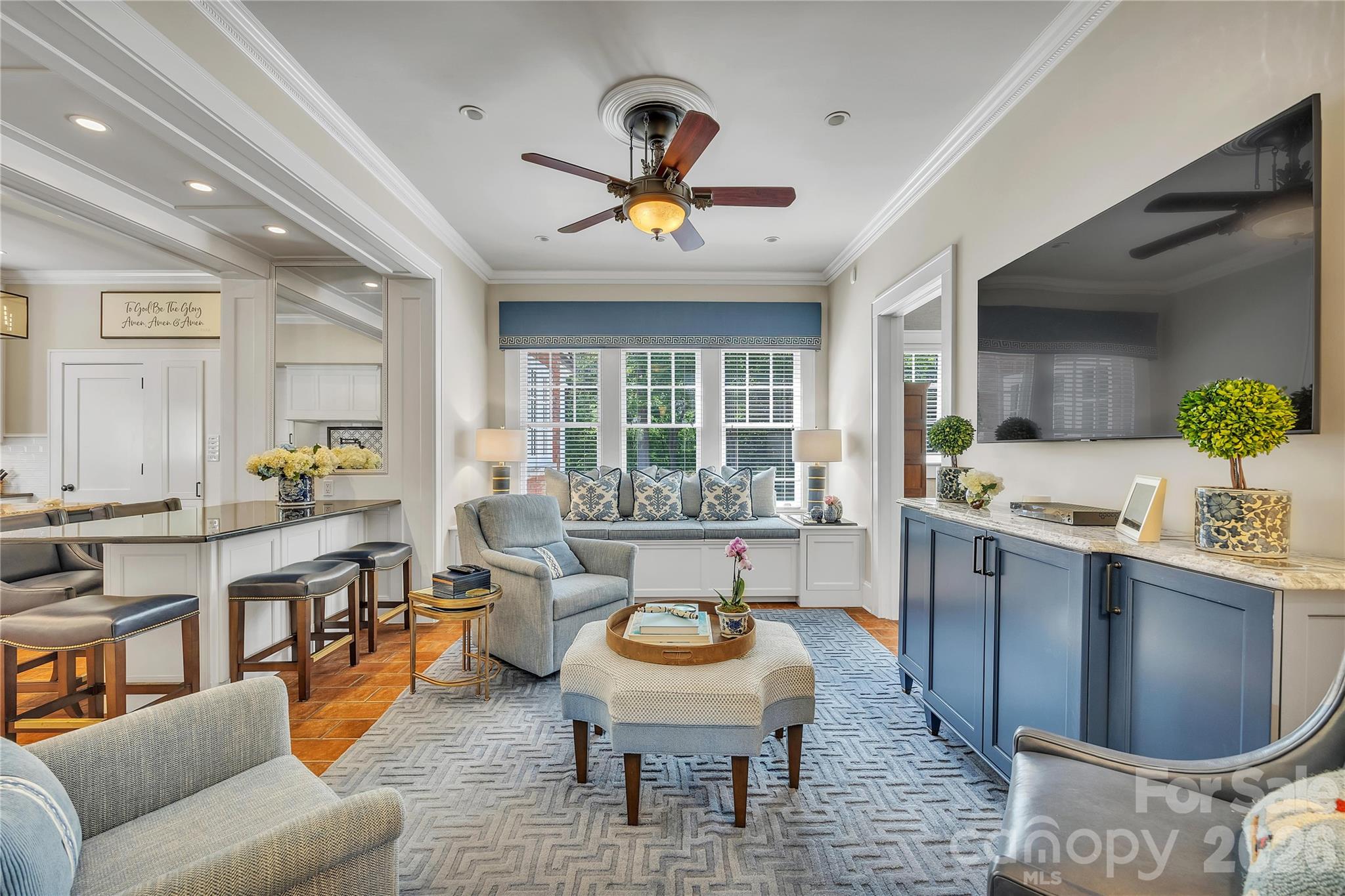 128 W Colonial Drive — Salisbury