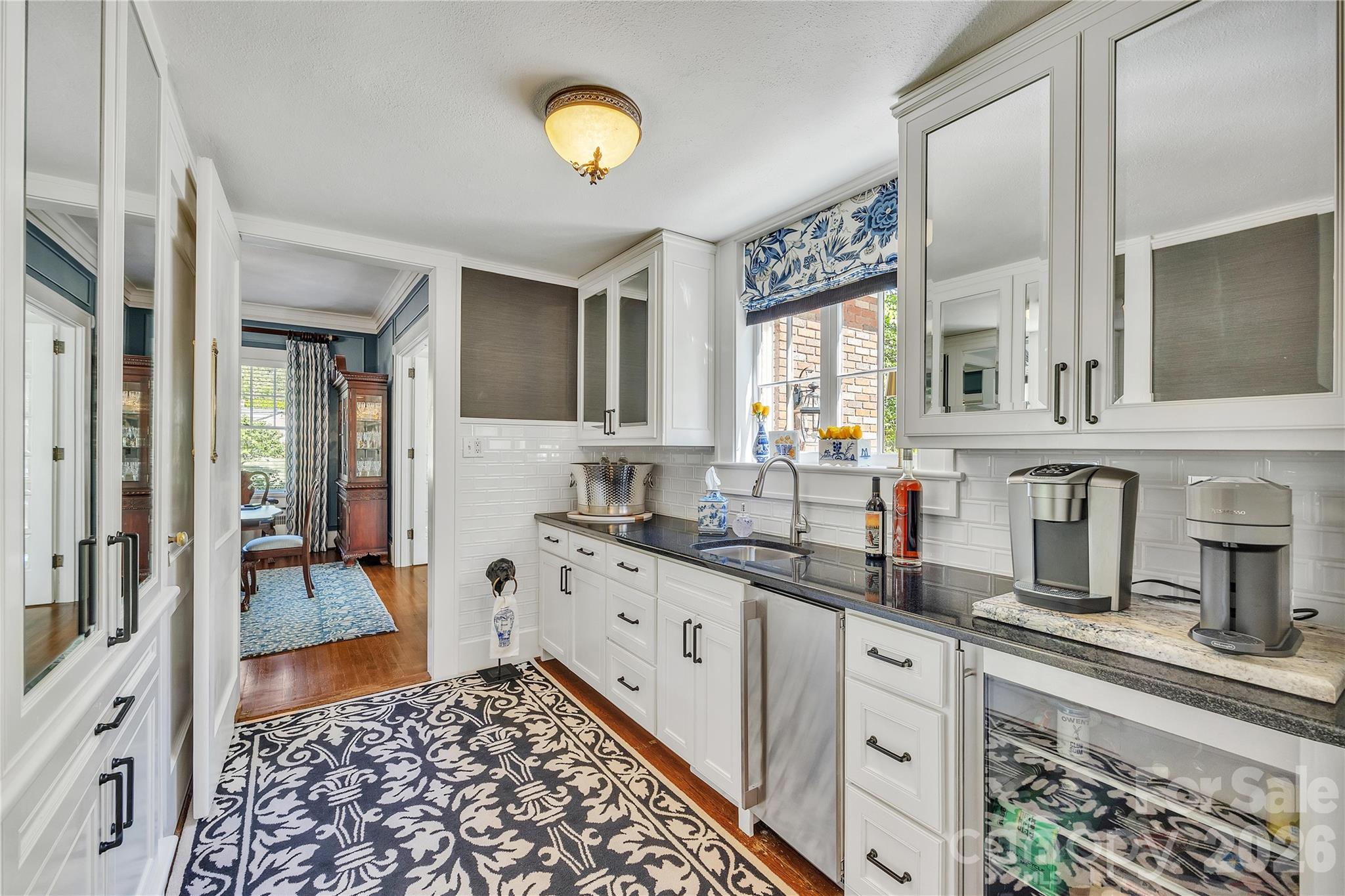 128 W Colonial Drive — Salisbury