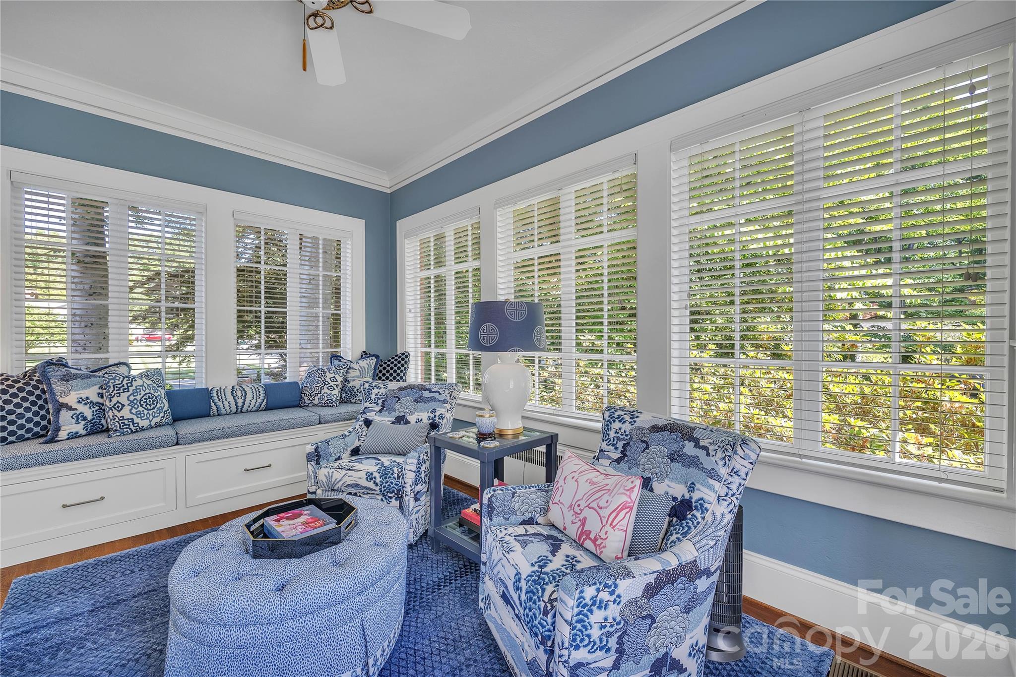 128 W Colonial Drive — Salisbury