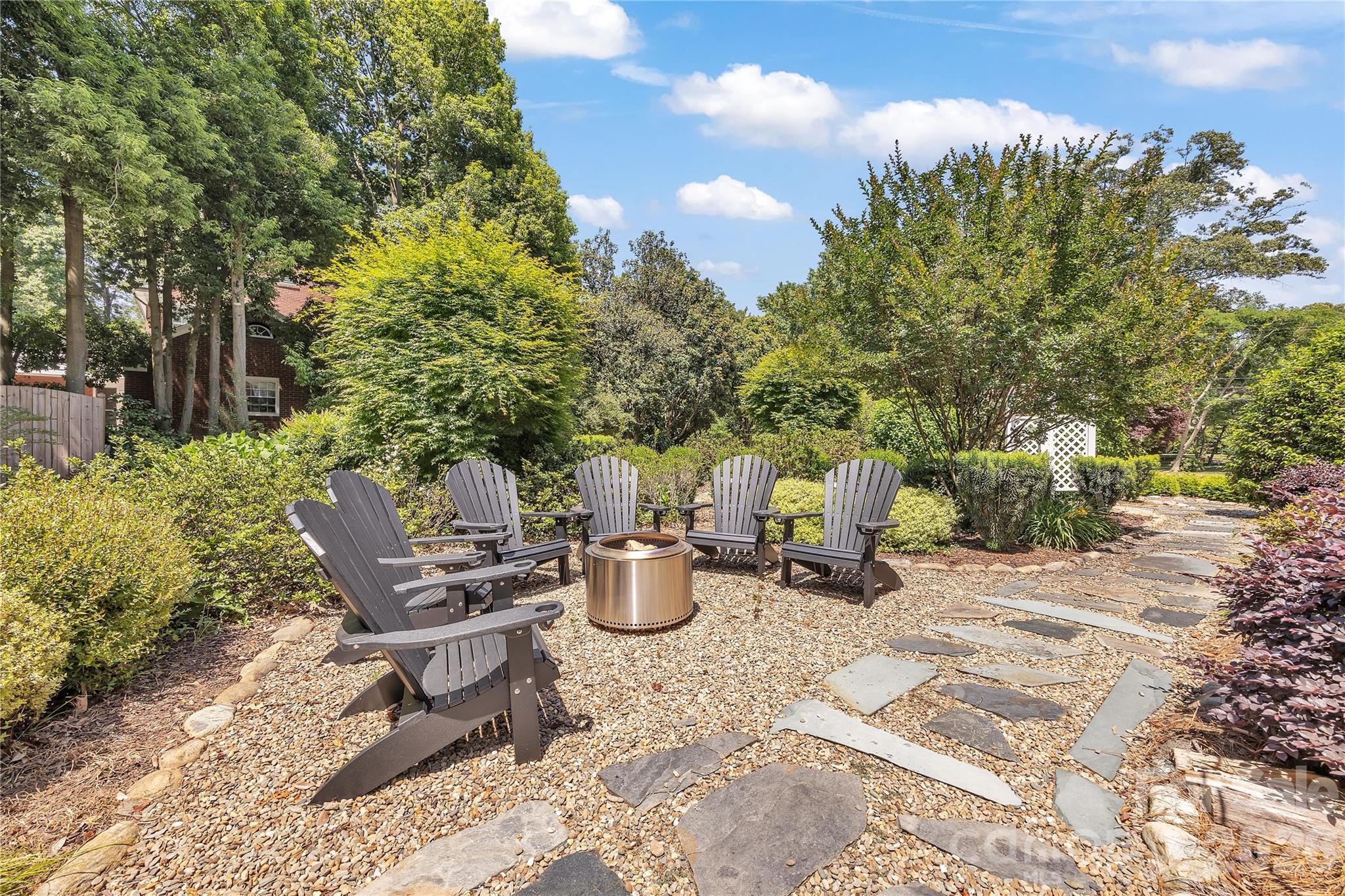 128 W Colonial Drive — Salisbury